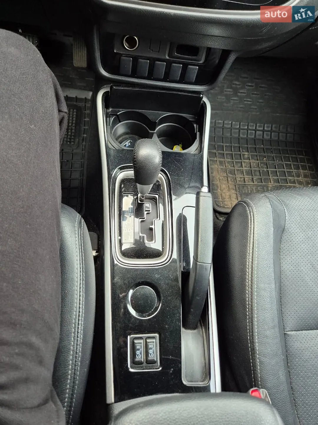 2017 Mitsubishi Outlander - мініатюра 15