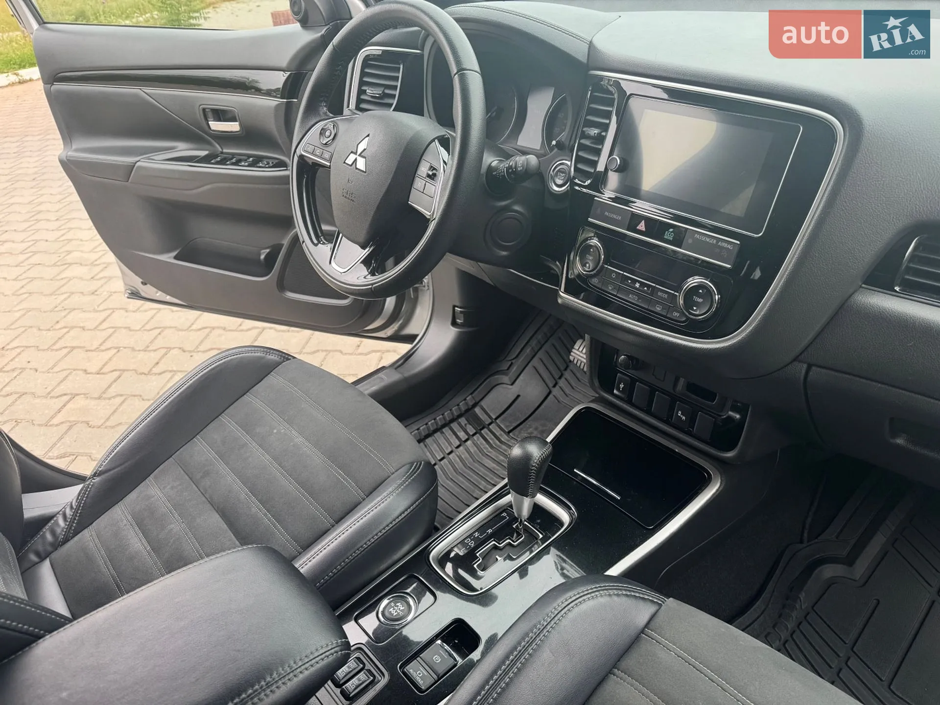 2018 Mitsubishi Outlander - мініатюра 13
