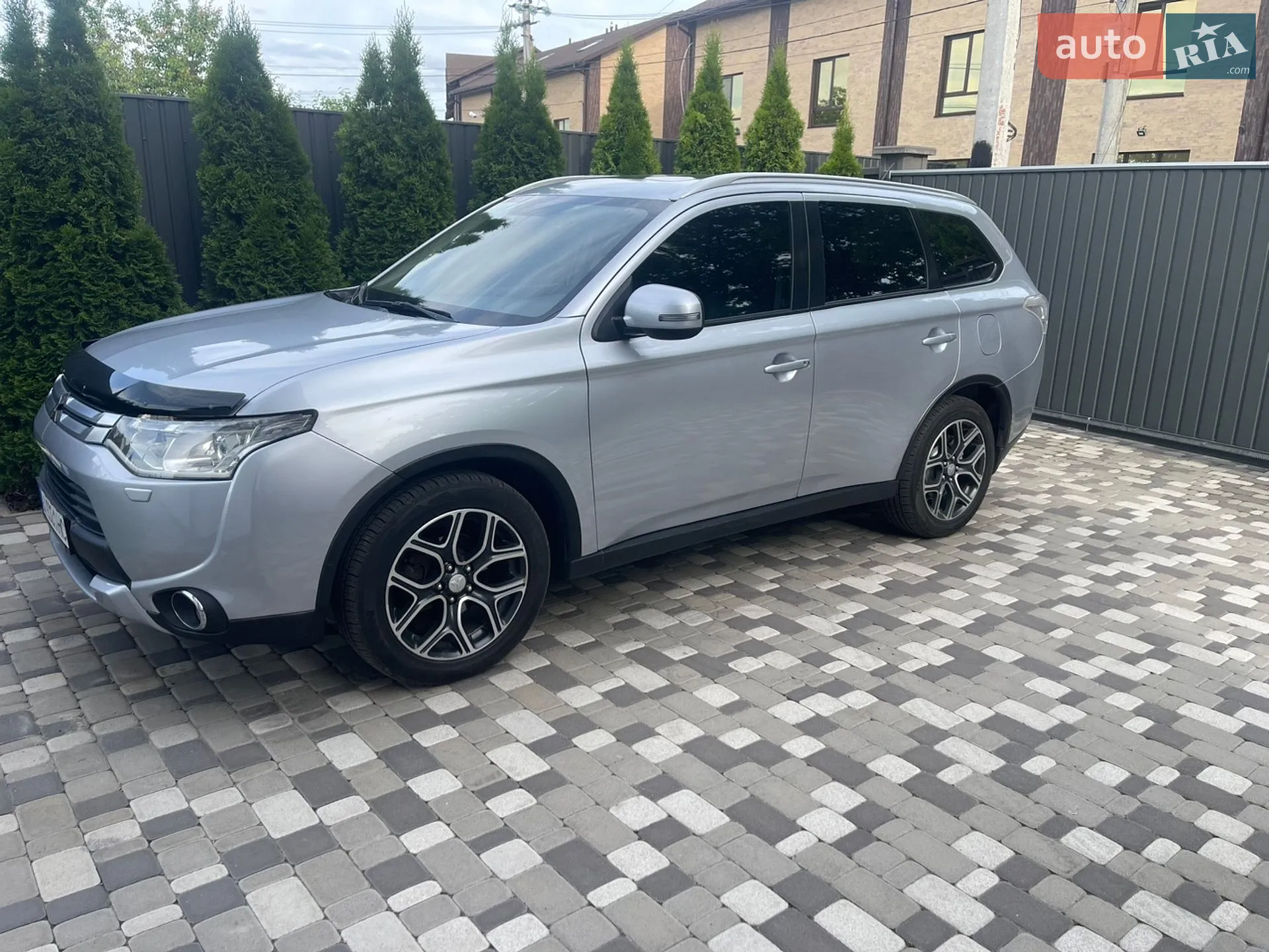 2014 Mitsubishi Outlander - мініатюра 2