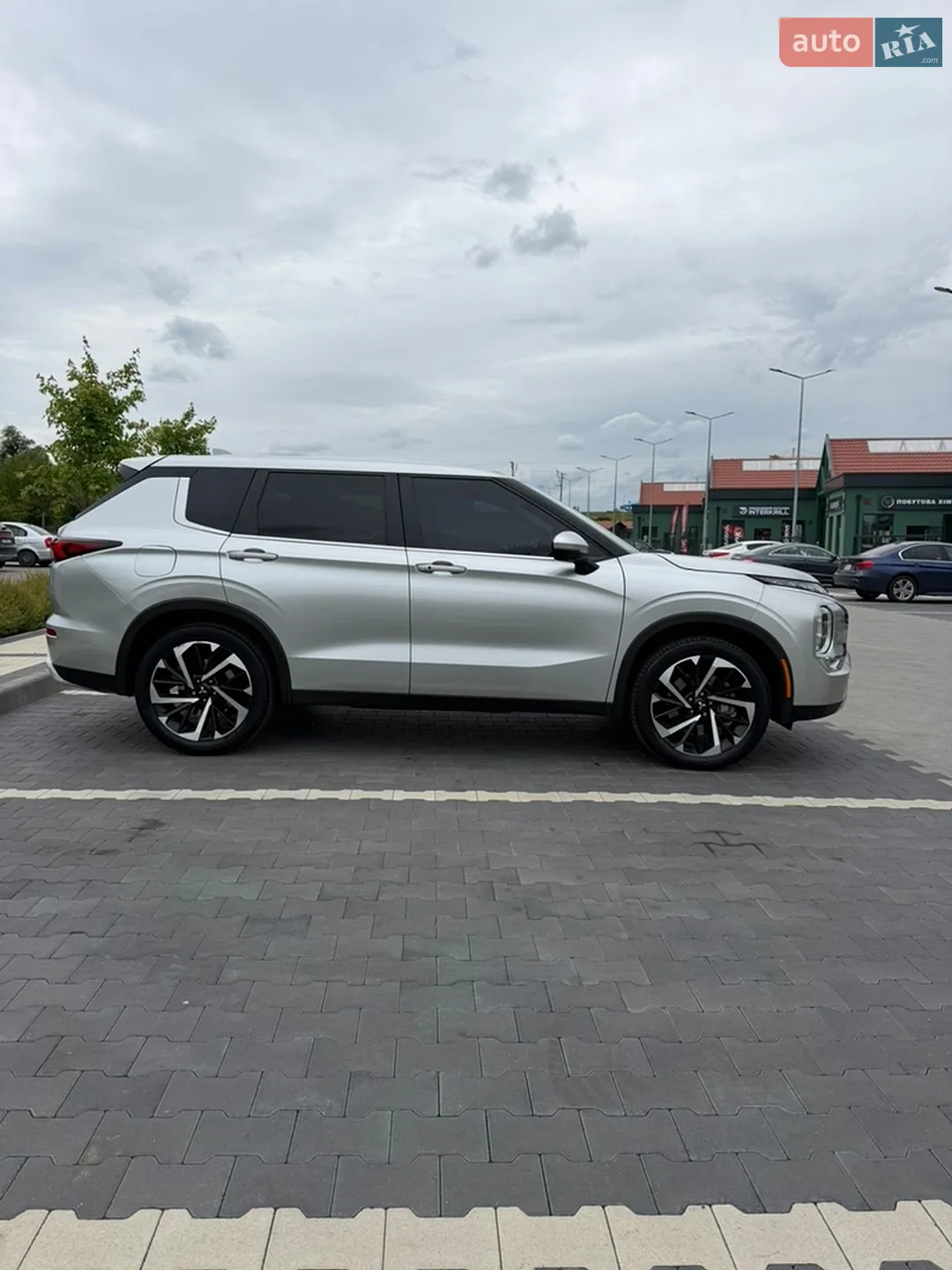 2021 Mitsubishi Outlander - мініатюра 4