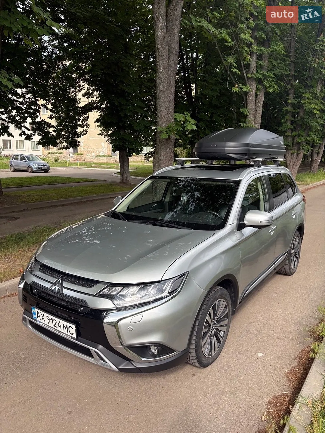 2021 Mitsubishi Outlander - фото 1