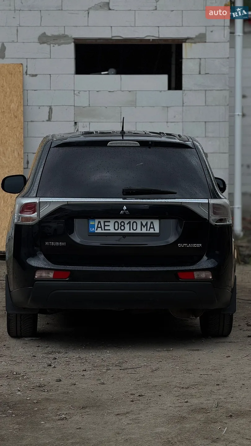 2013 Mitsubishi Outlander - мініатюра 11