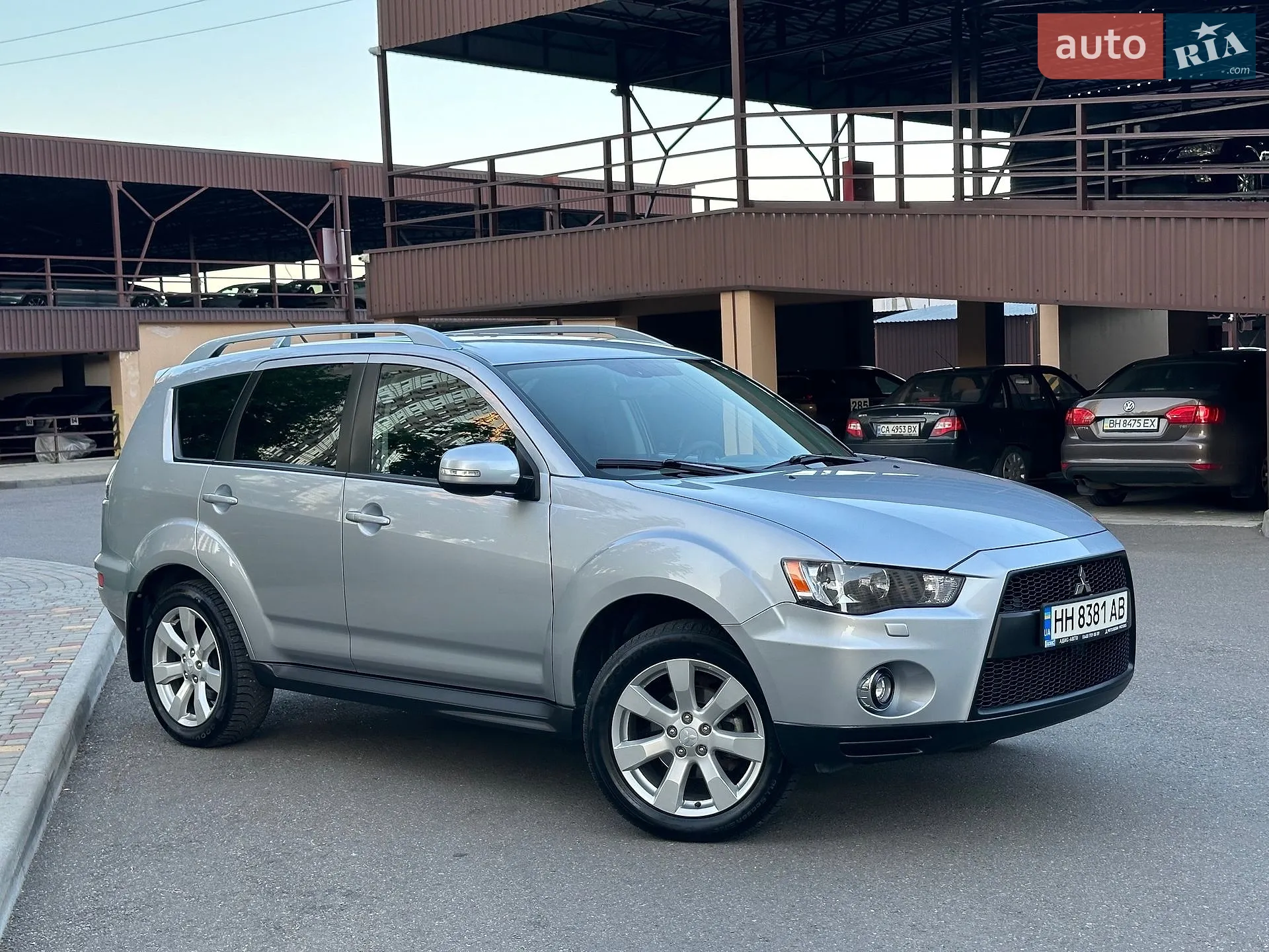 2010 Mitsubishi Outlander - мініатюра 11