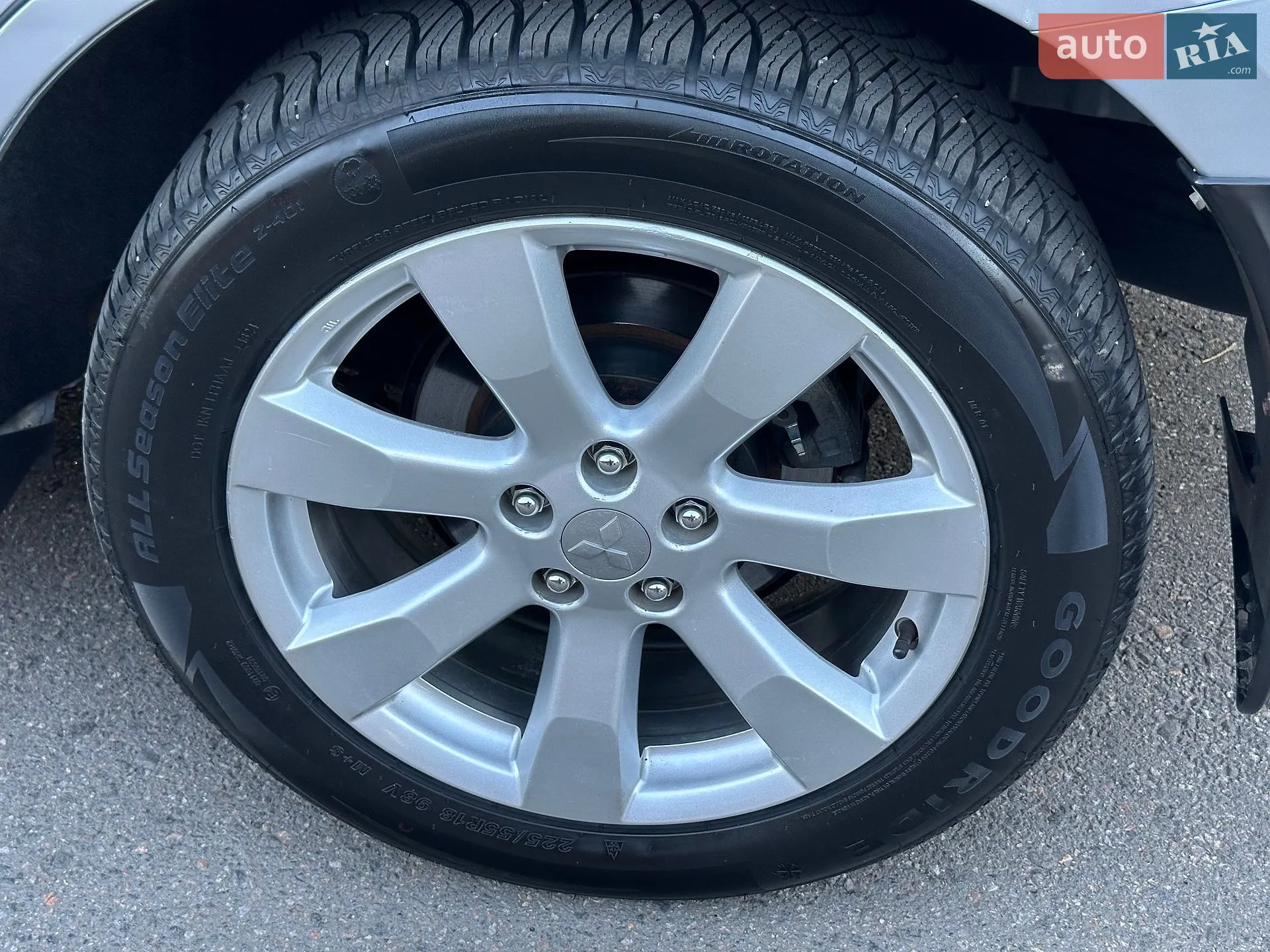 2010 Mitsubishi Outlander - мініатюра 16