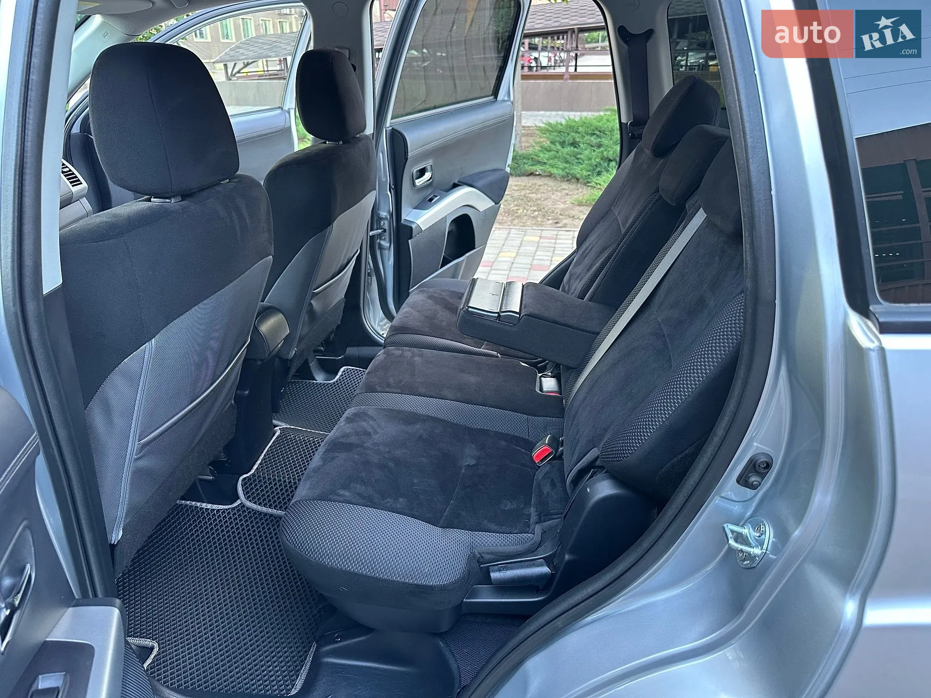 2010 Mitsubishi Outlander - мініатюра 32