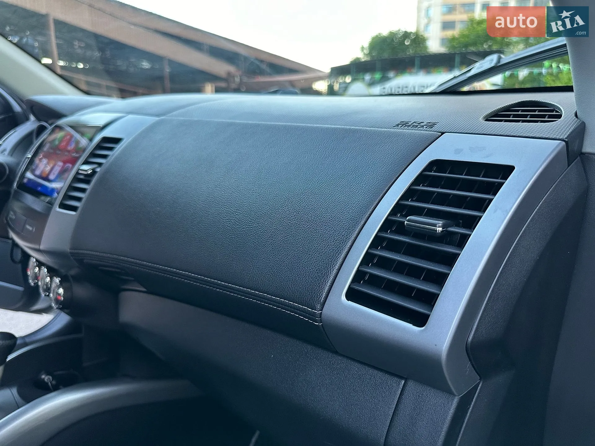 2010 Mitsubishi Outlander - мініатюра 44