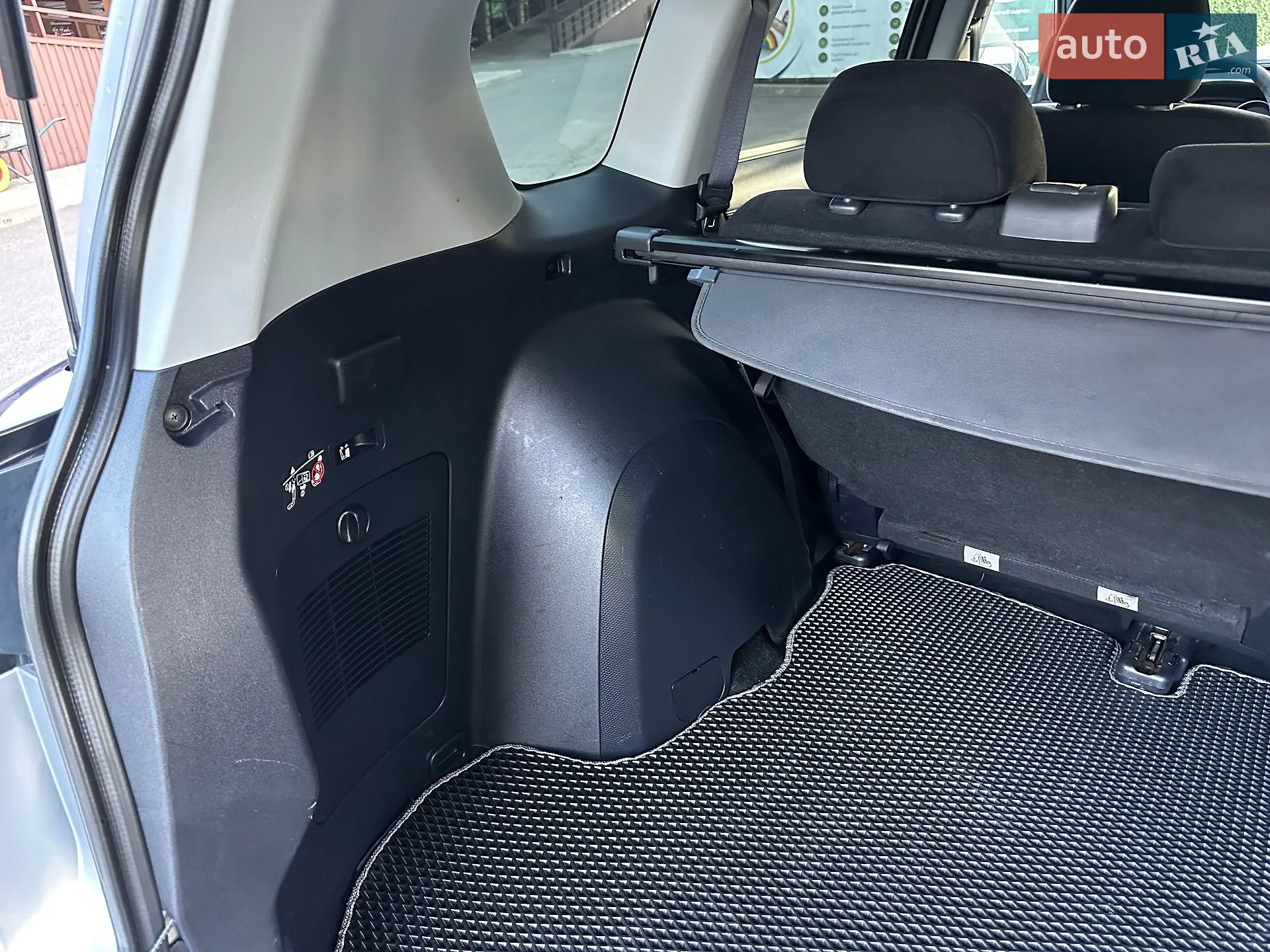 2010 Mitsubishi Outlander - мініатюра 68