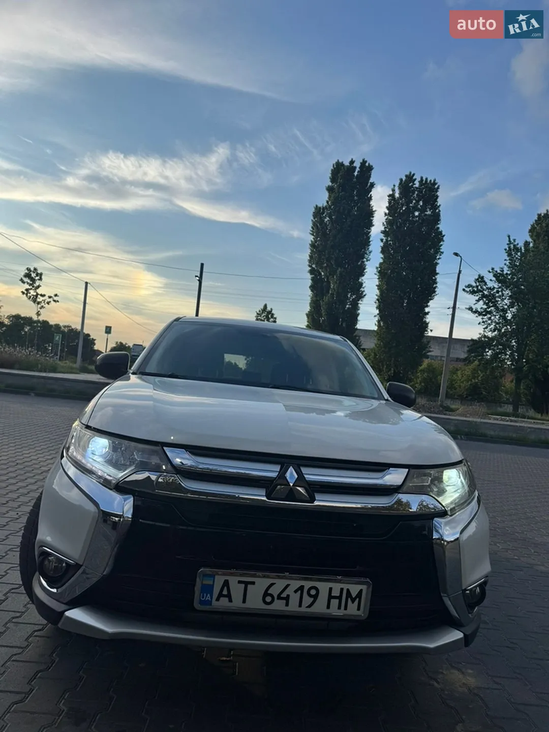 2016 Mitsubishi Outlander - мініатюра 10