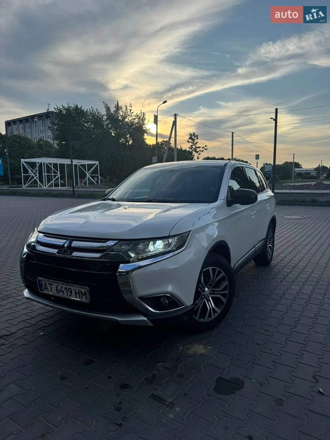 2016 Mitsubishi Outlander - мініатюра 11