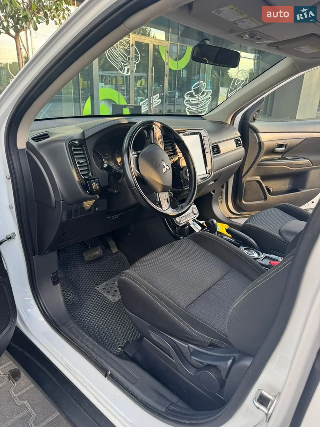 2016 Mitsubishi Outlander - мініатюра 13