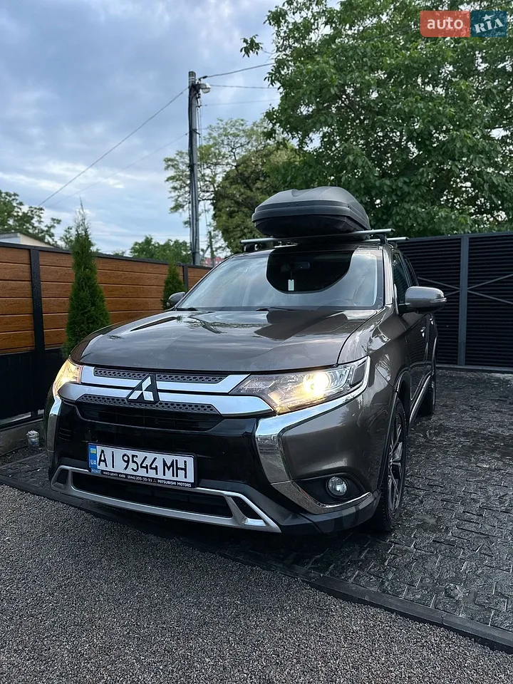 2020 Mitsubishi Outlander - мініатюра 21