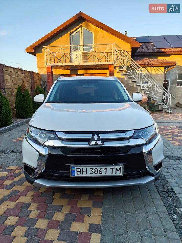 2017 Mitsubishi Outlander - мініатюра 28