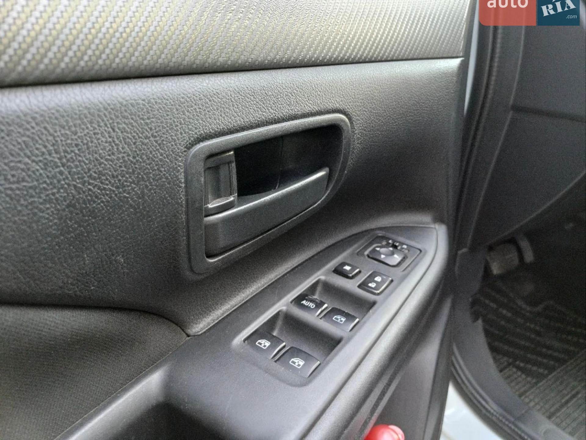 2016 Mitsubishi Outlander - мініатюра 9