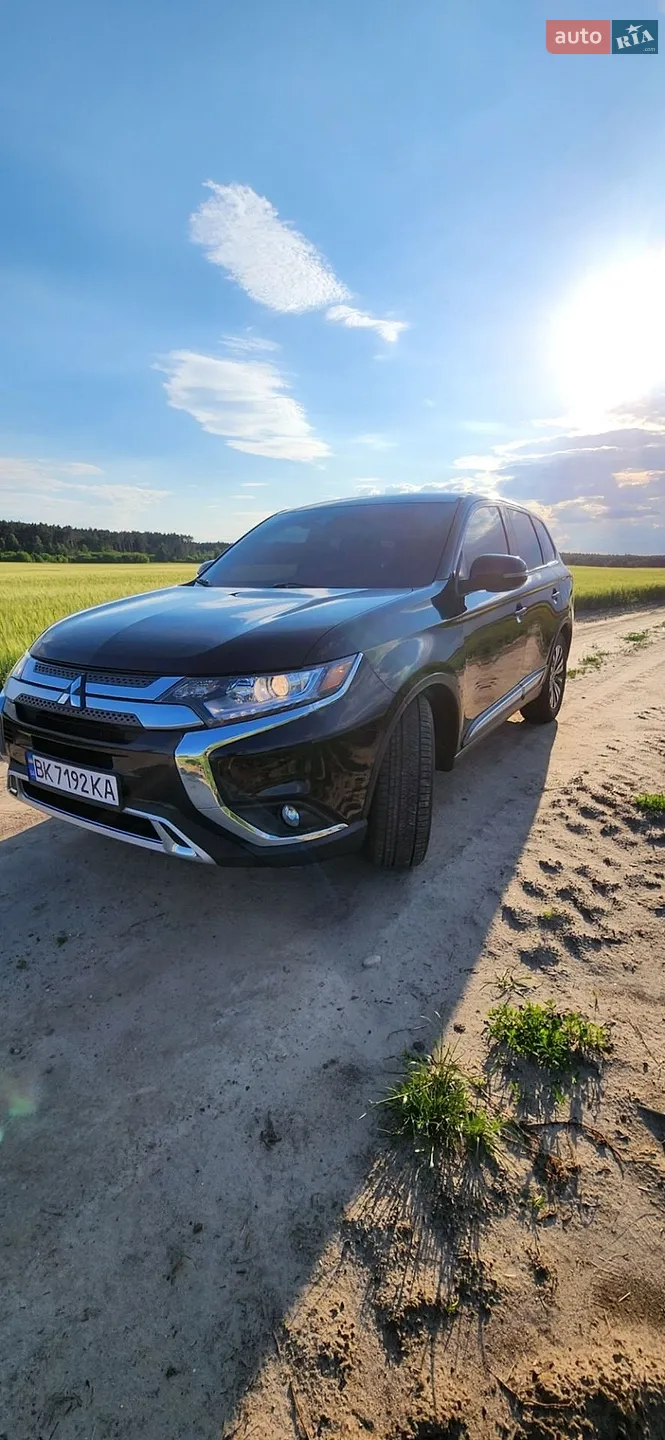 2020 Mitsubishi Outlander - мініатюра 3