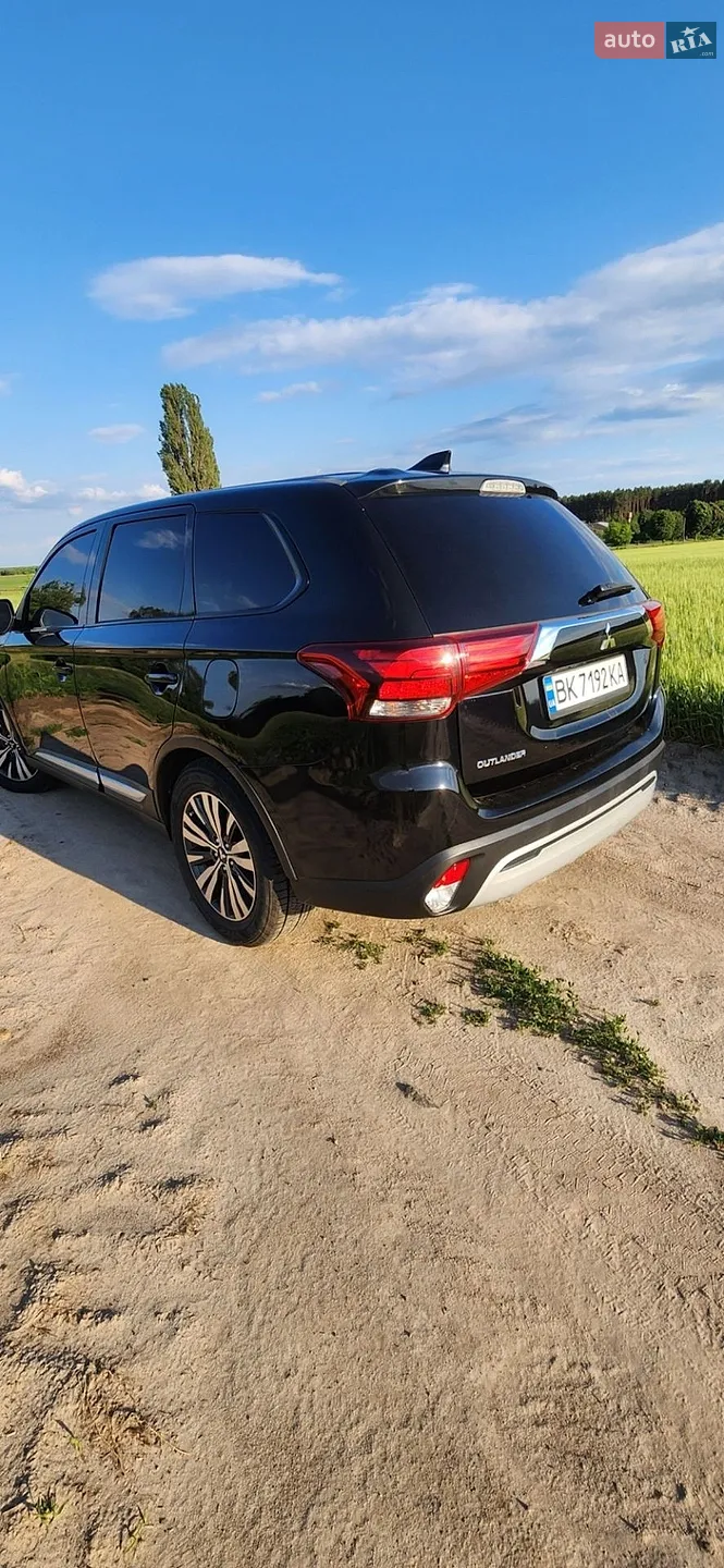 2020 Mitsubishi Outlander - мініатюра 10