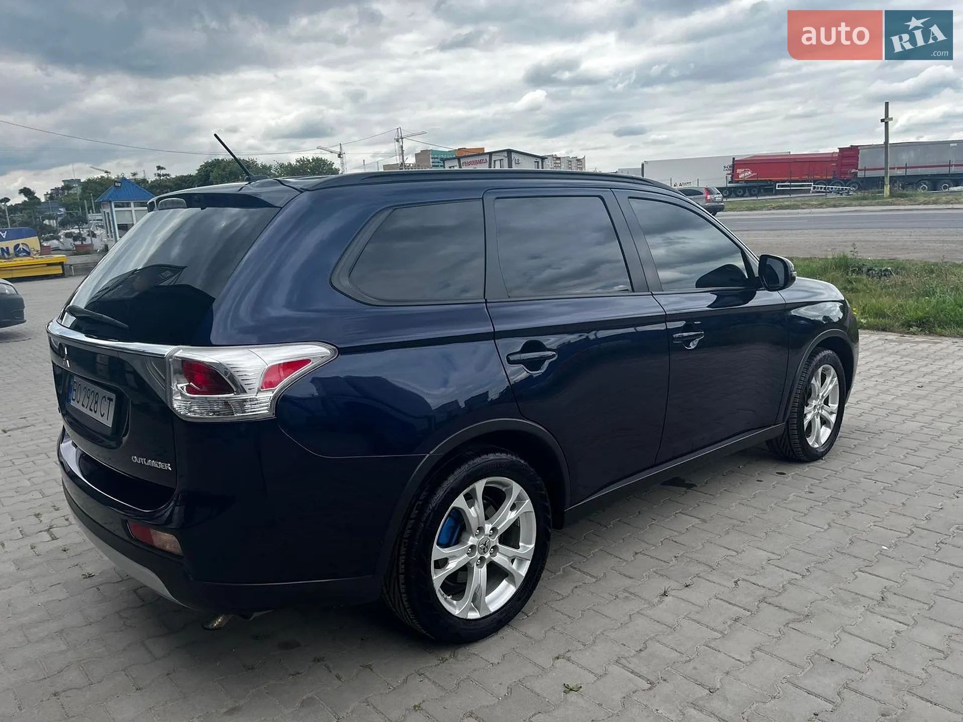 2014 Mitsubishi Outlander - мініатюра 10