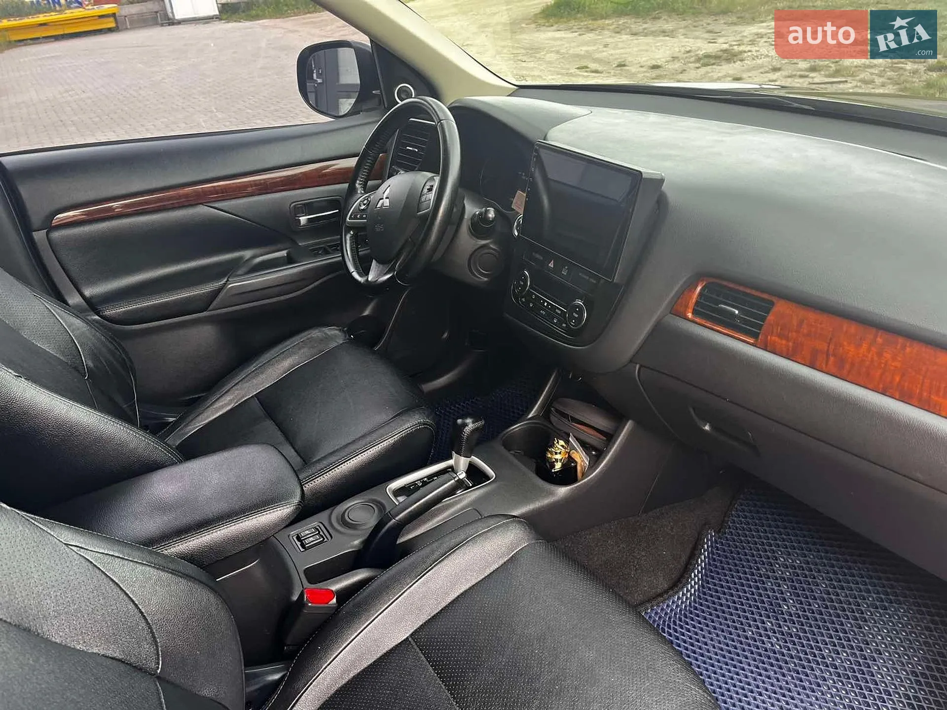 2014 Mitsubishi Outlander - мініатюра 14