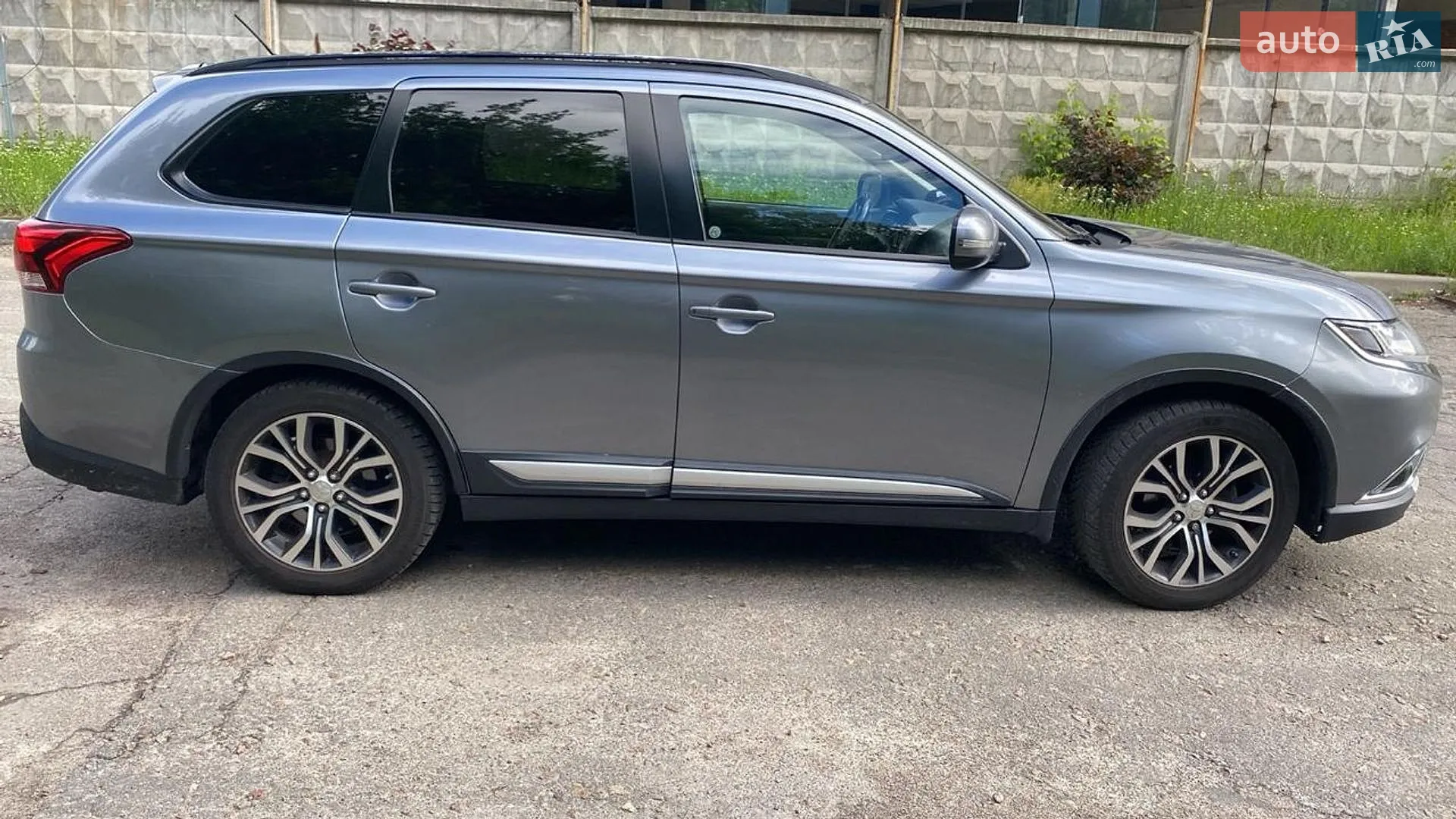 2016 Mitsubishi Outlander - мініатюра 2