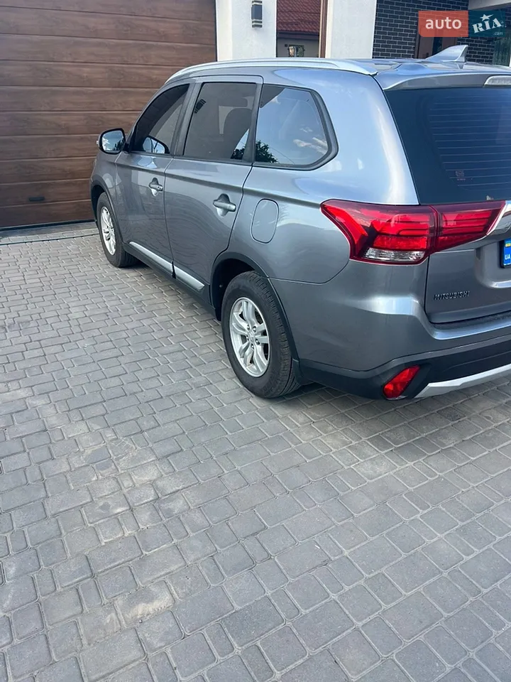 2016 Mitsubishi Outlander - мініатюра 14