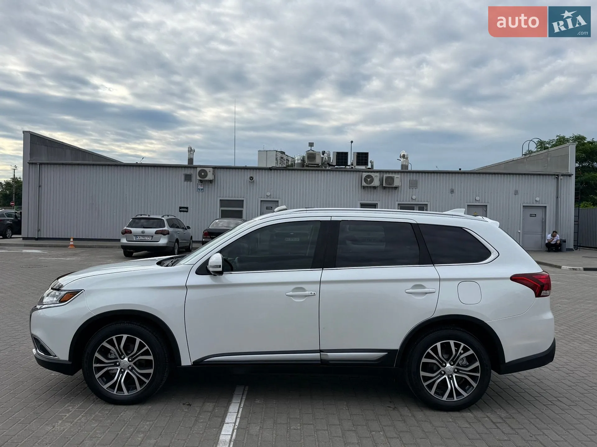 2017 Mitsubishi Outlander - мініатюра 3