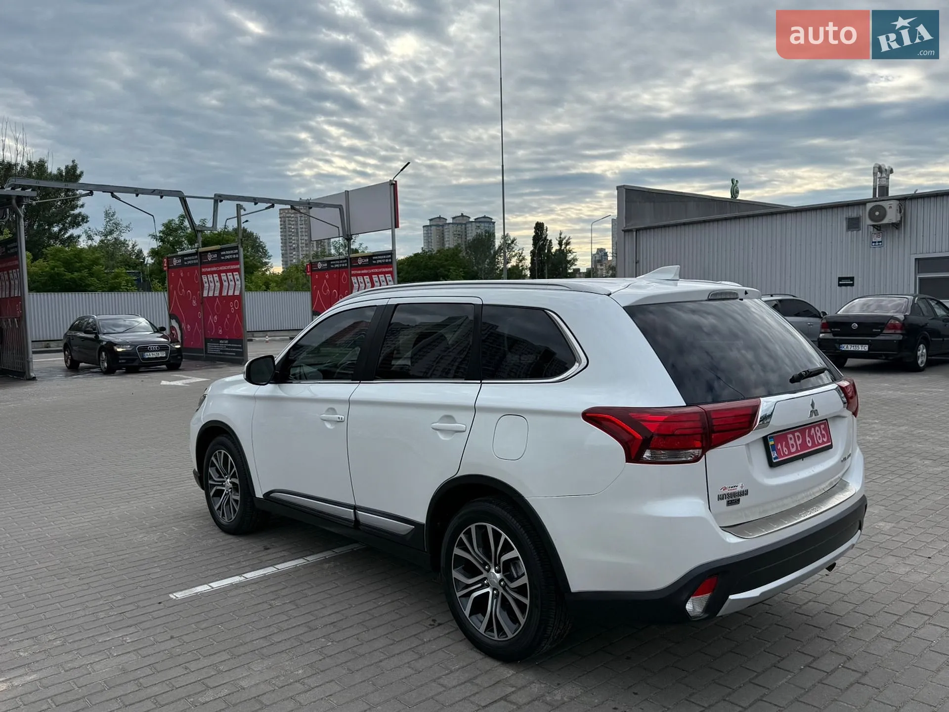 2017 Mitsubishi Outlander - мініатюра 4