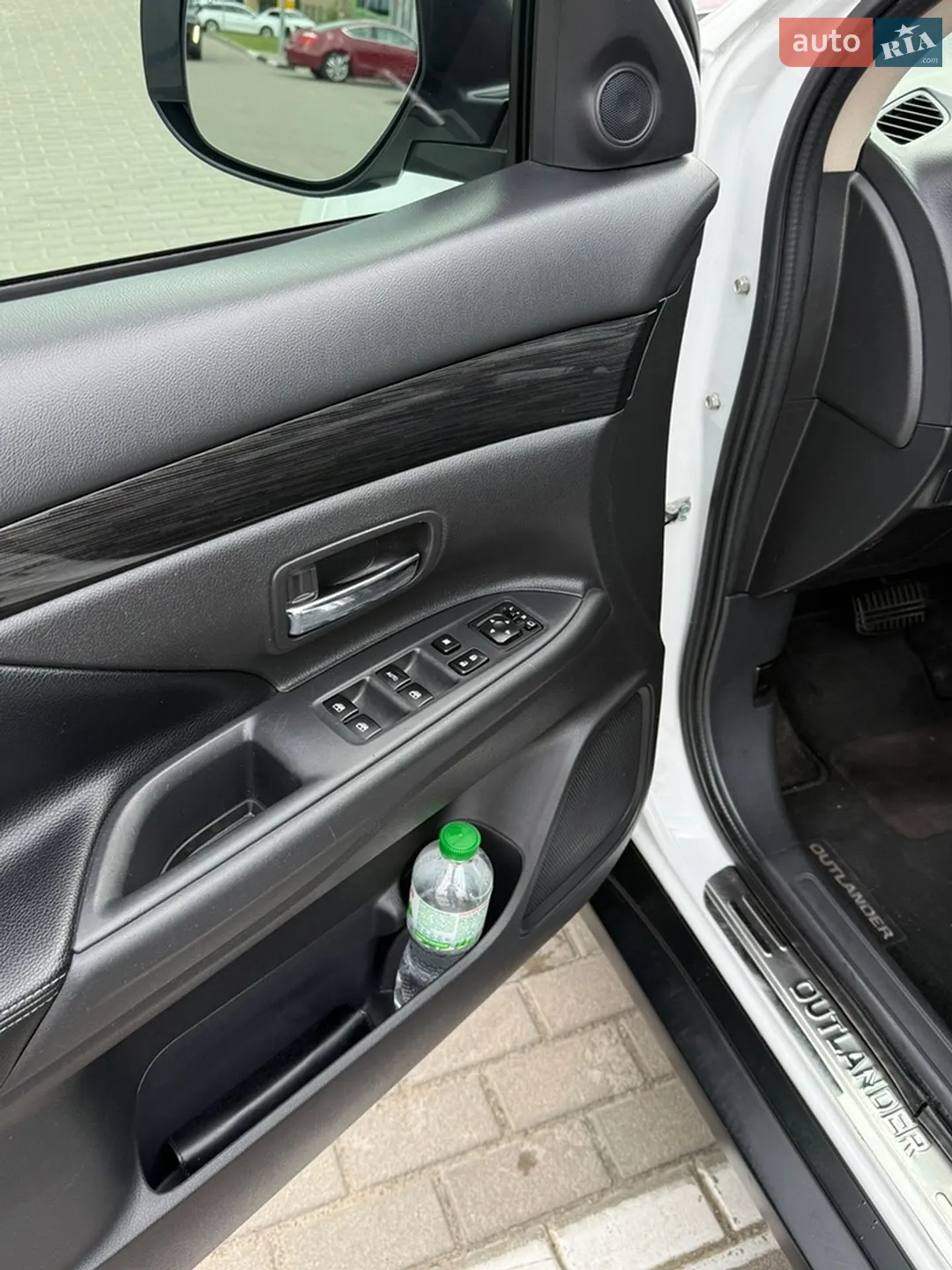2017 Mitsubishi Outlander - мініатюра 10
