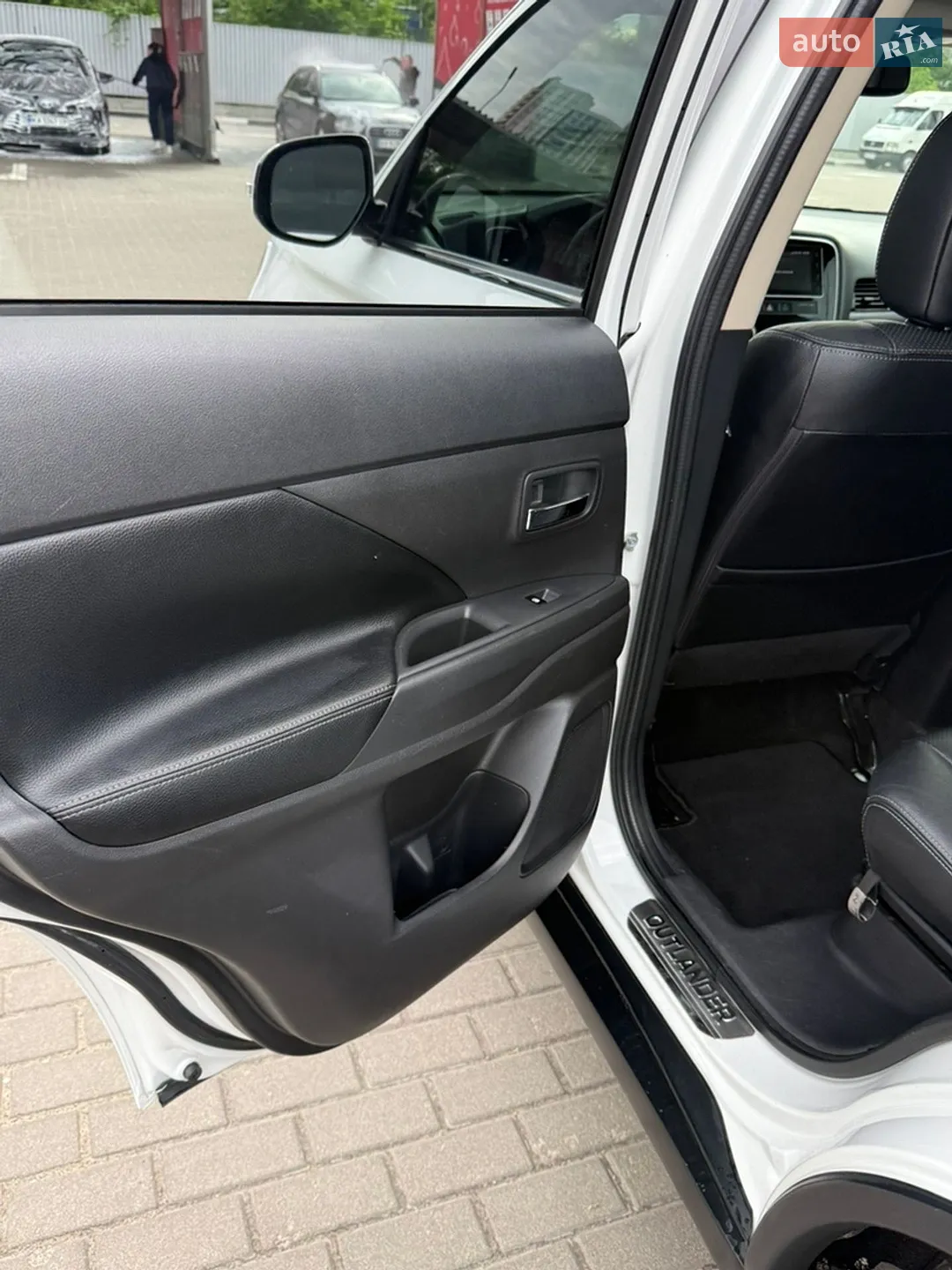 2017 Mitsubishi Outlander - мініатюра 17