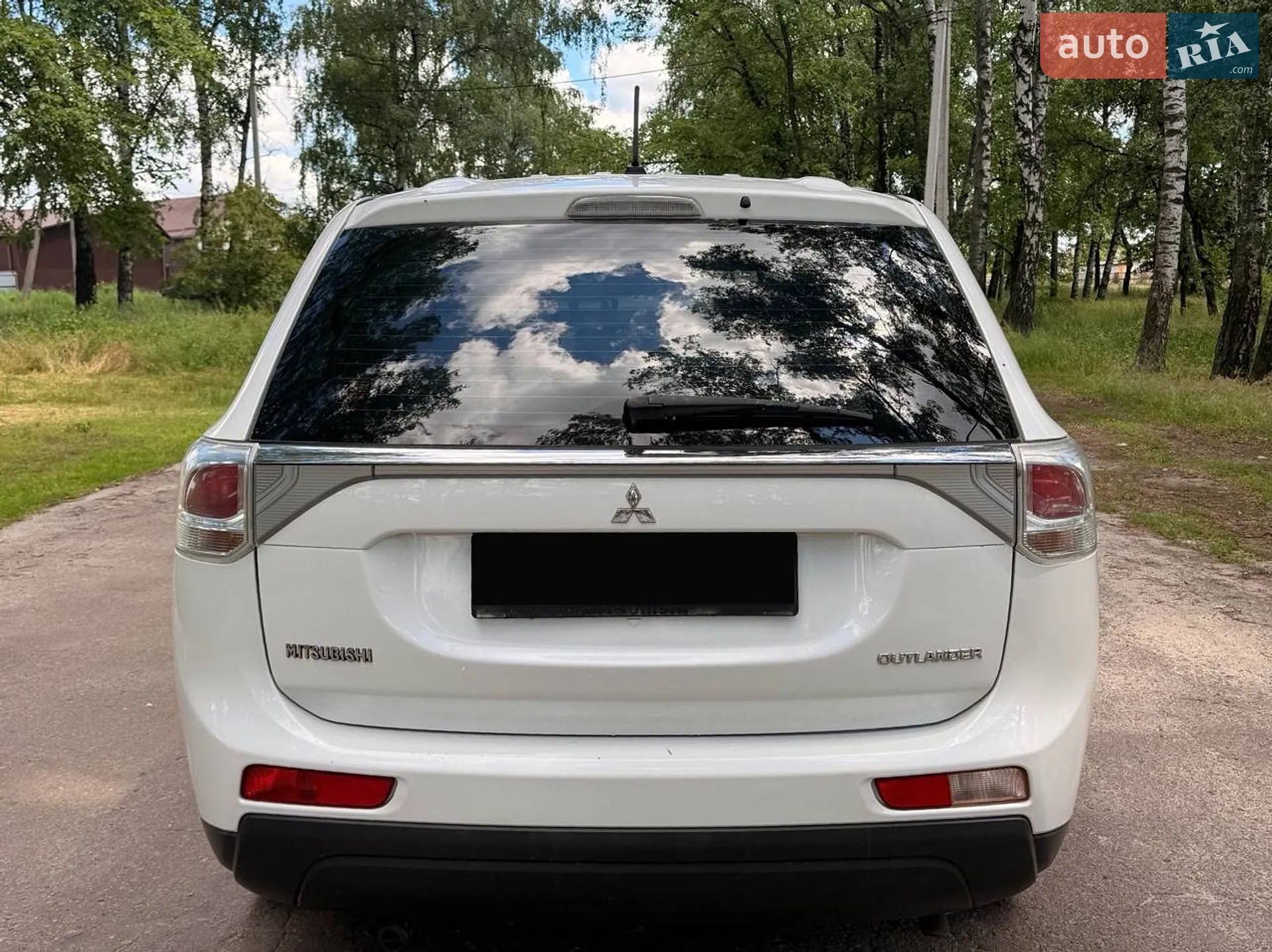 2014 Mitsubishi Outlander - мініатюра 12