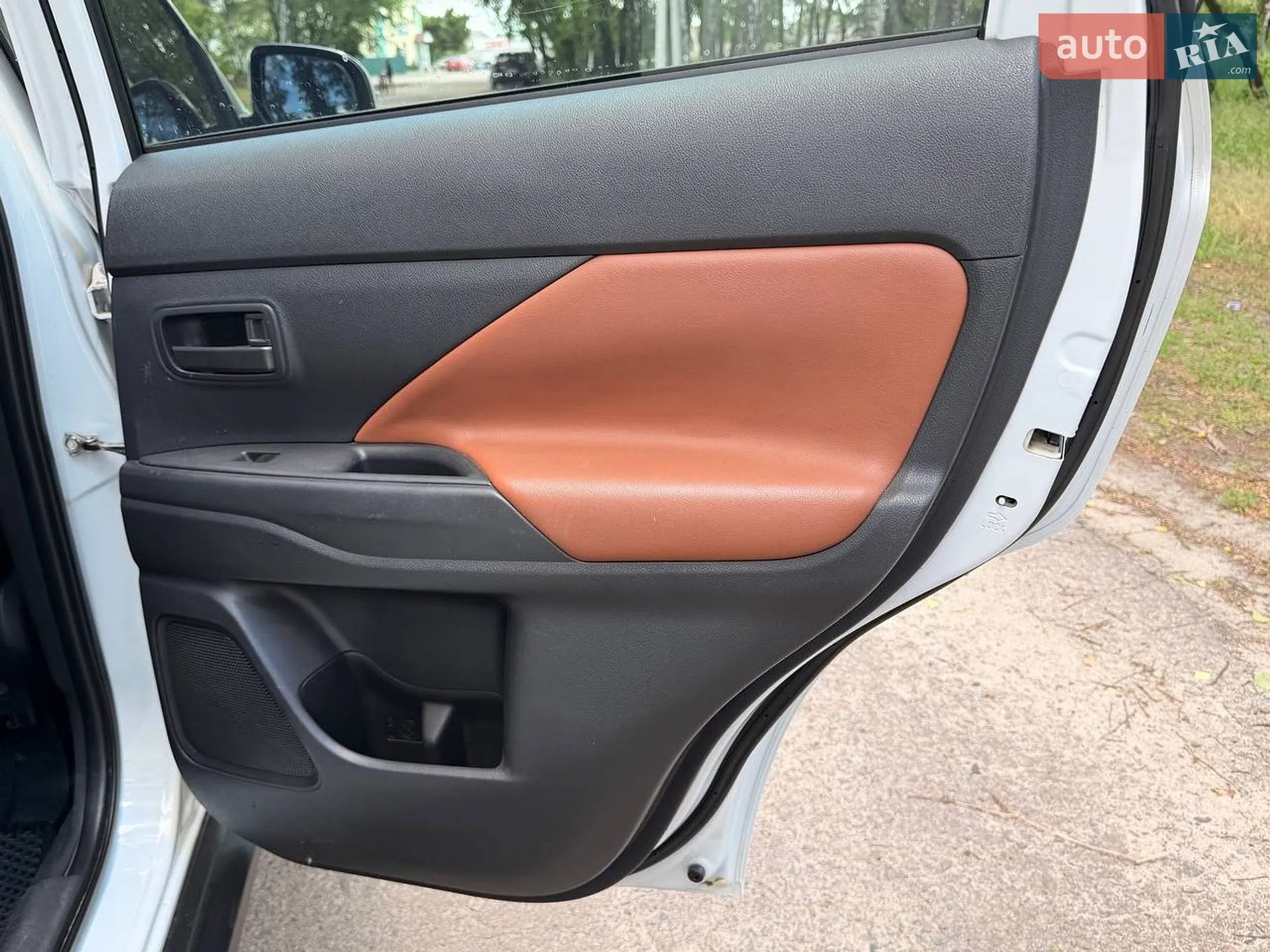 2014 Mitsubishi Outlander - мініатюра 27