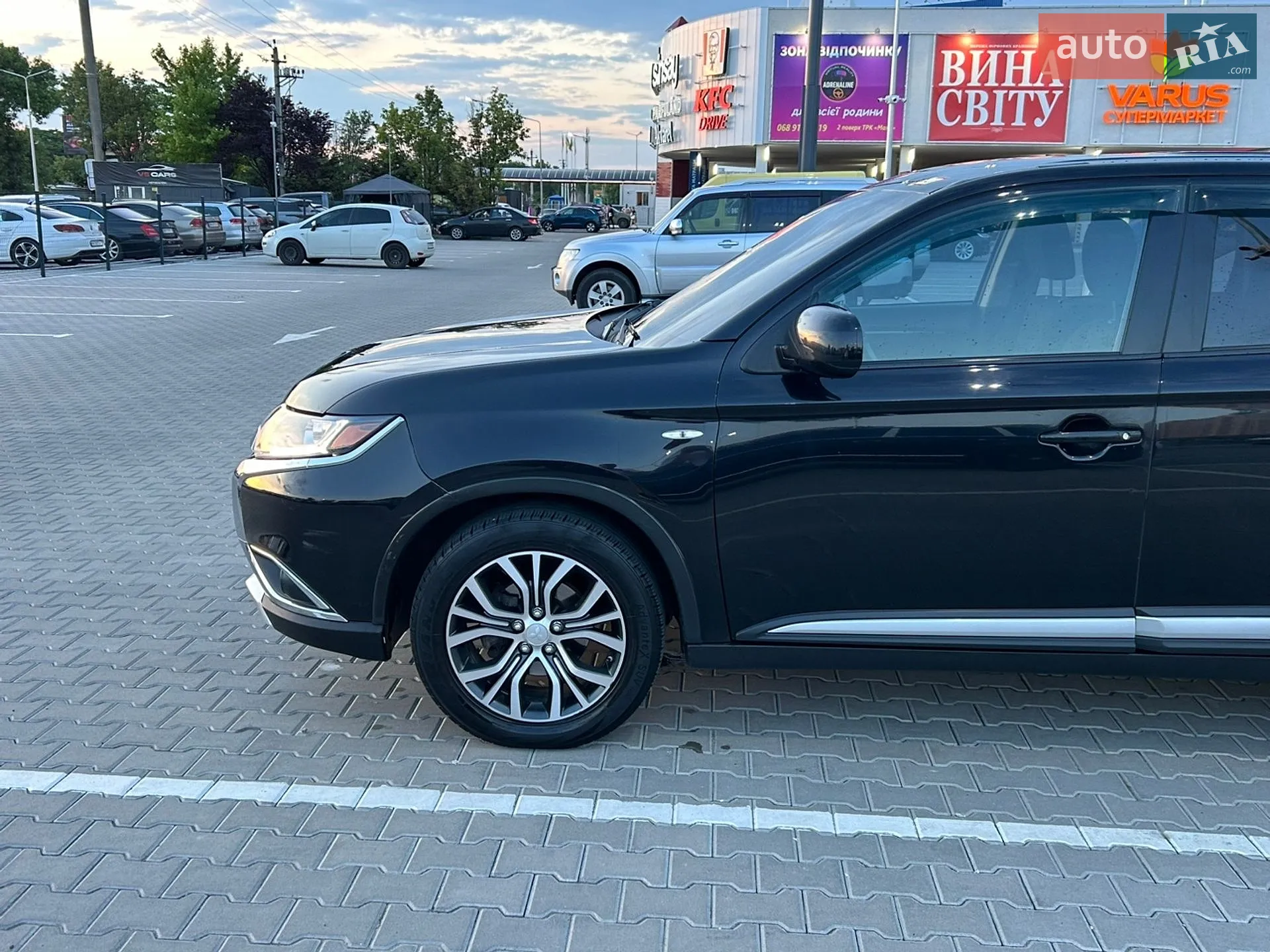 2017 Mitsubishi Outlander - мініатюра 28