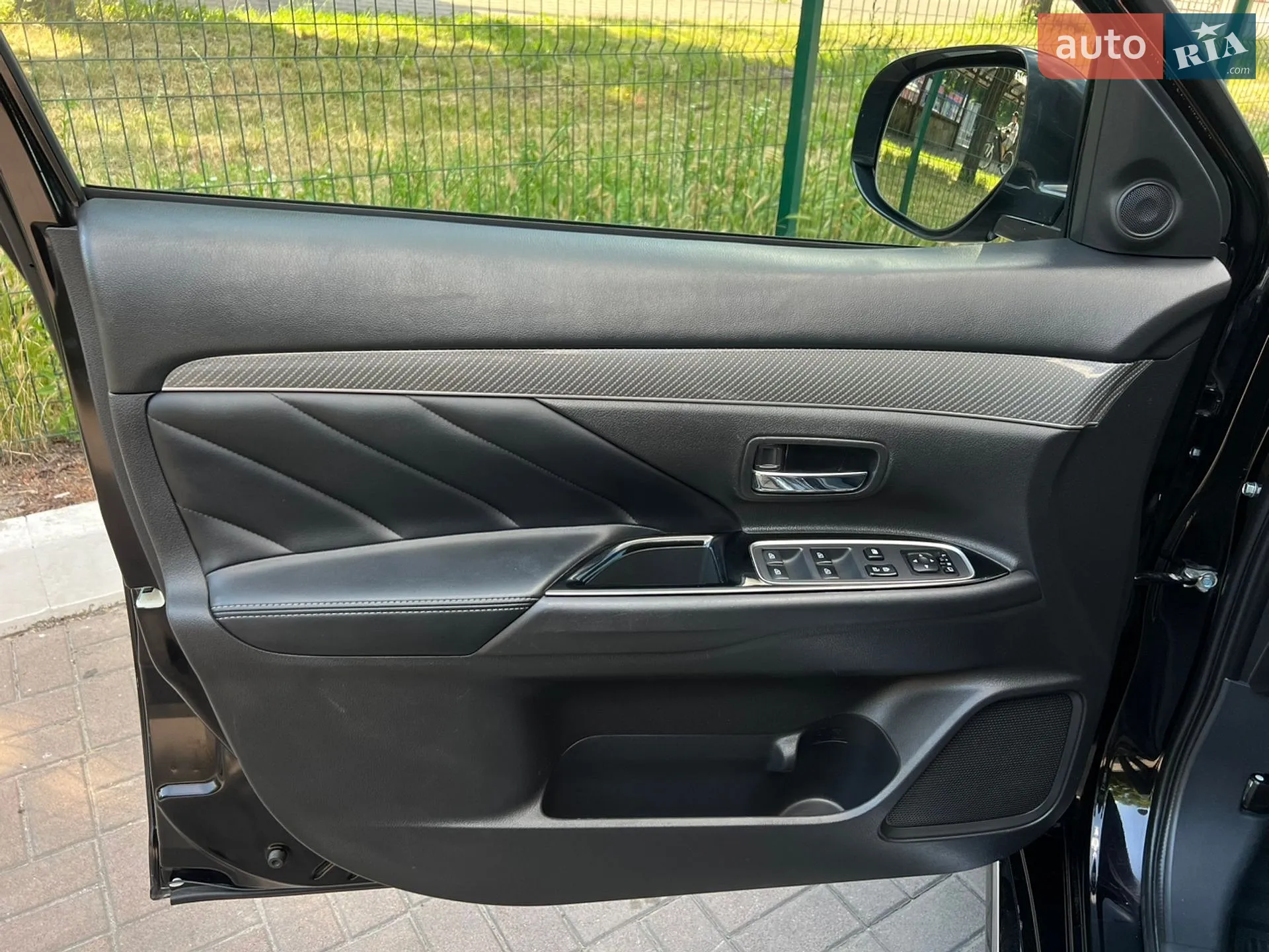 2021 Mitsubishi Outlander - мініатюра 18