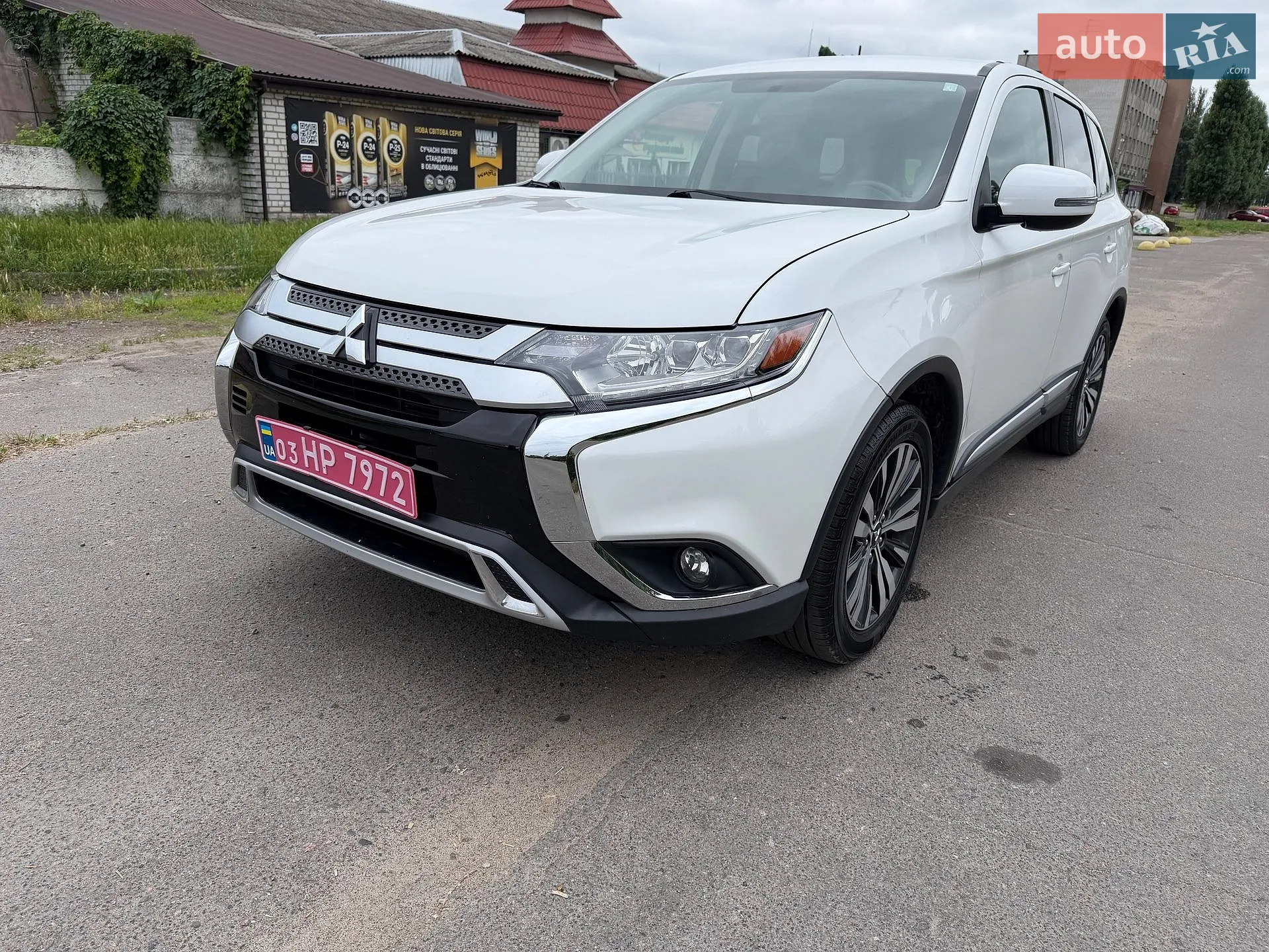 2019 Mitsubishi Outlander - фото 1