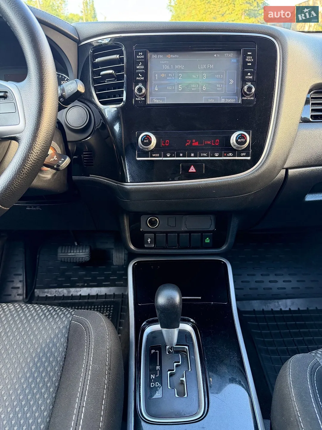 2020 Mitsubishi Outlander - мініатюра 27