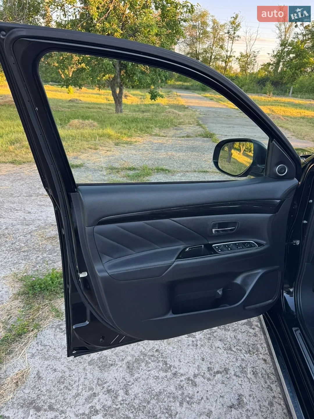 2016 Mitsubishi Outlander - мініатюра 28