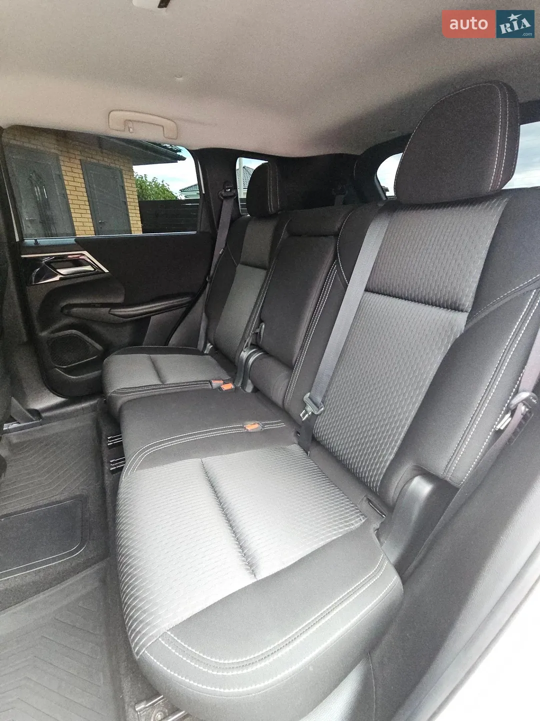 2023 Mitsubishi Outlander - мініатюра 21