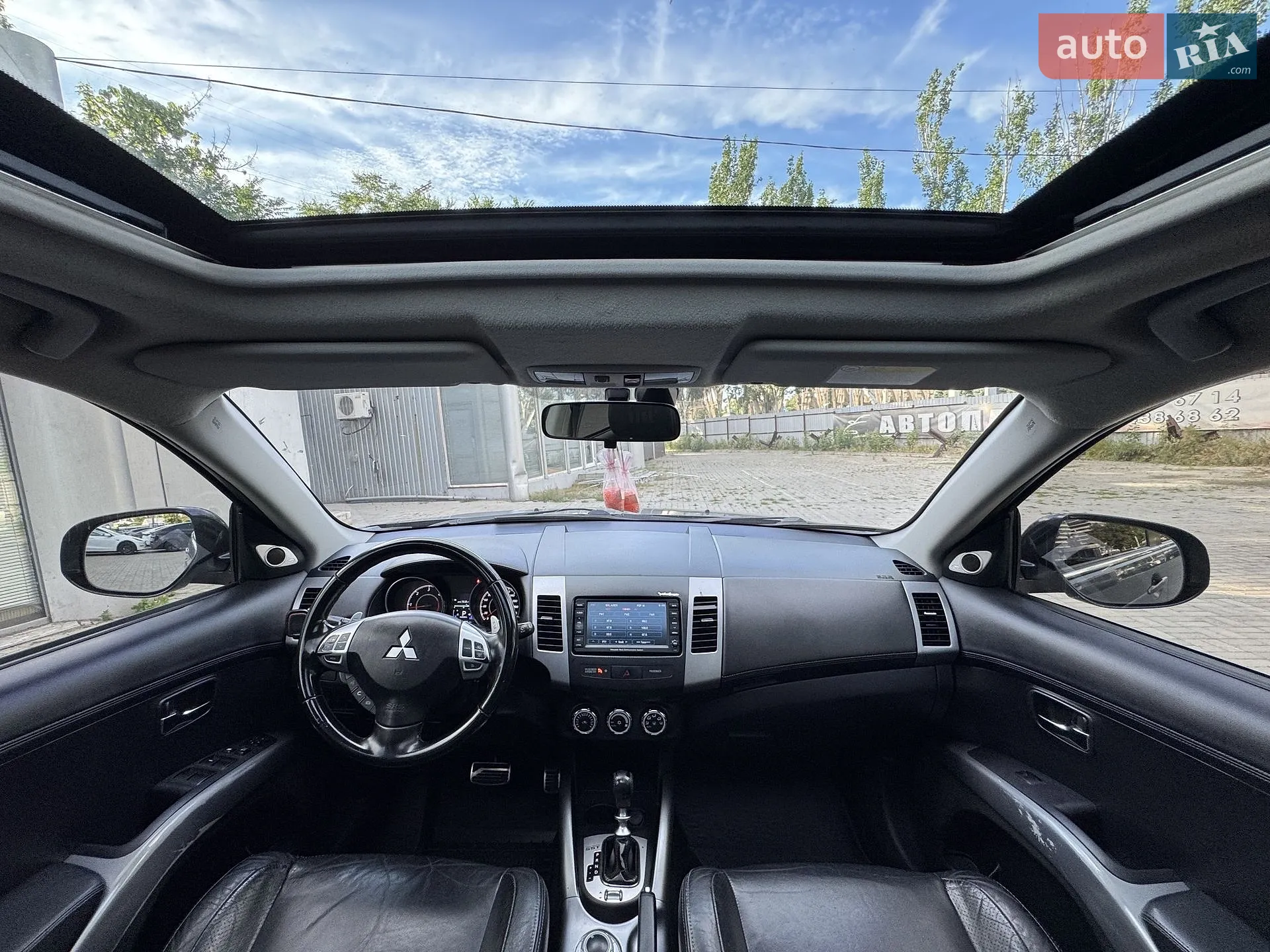 2010 Mitsubishi Outlander - мініатюра 16