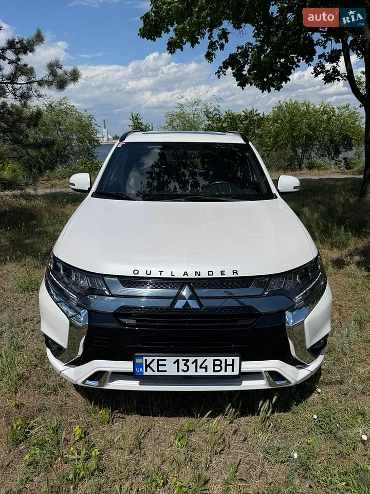 2021 Mitsubishi Outlander - мініатюра 11
