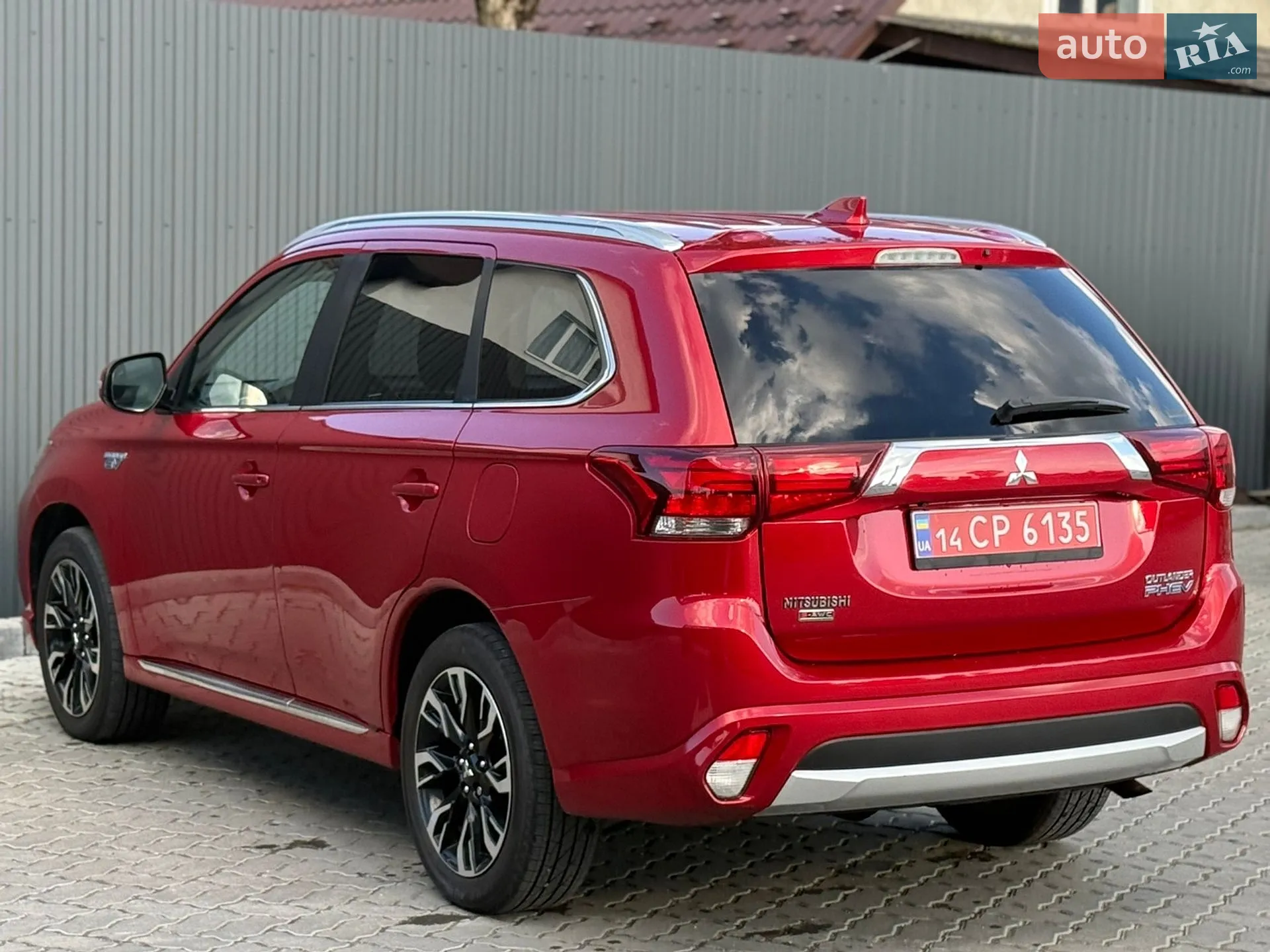 2018 Mitsubishi Outlander - мініатюра 16