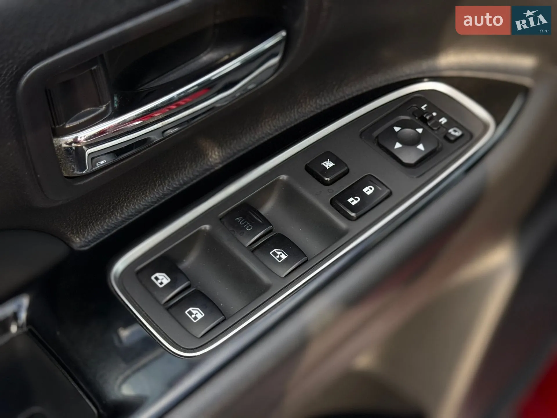 2018 Mitsubishi Outlander - мініатюра 27