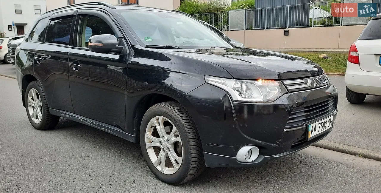 2013 Mitsubishi Outlander - мініатюра 15