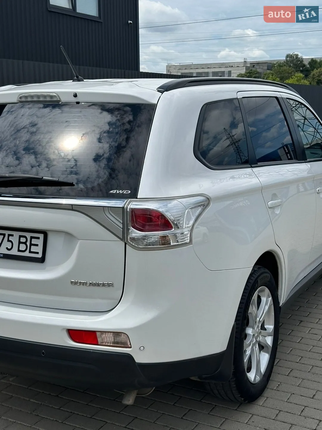 2013 Mitsubishi Outlander - мініатюра 10