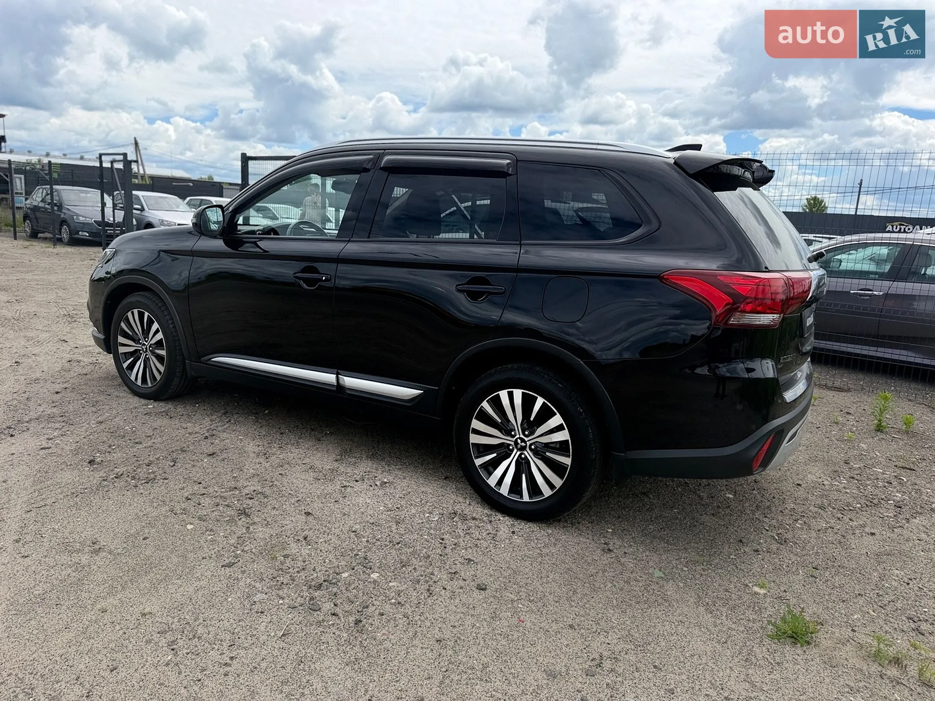 2018 Mitsubishi Outlander - мініатюра 17
