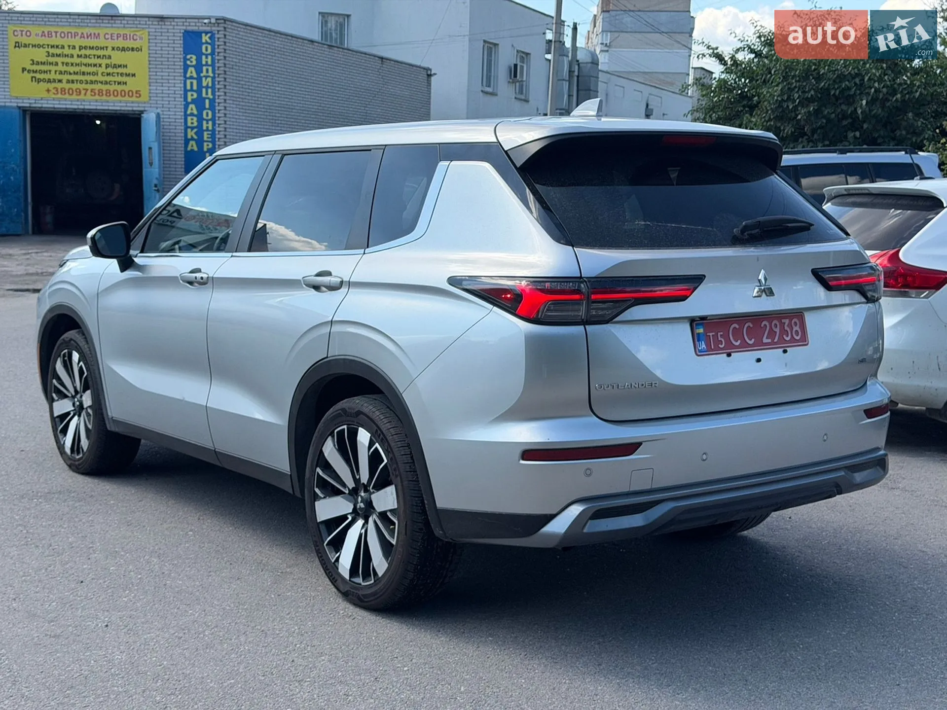 2025 Mitsubishi Outlander - мініатюра 2