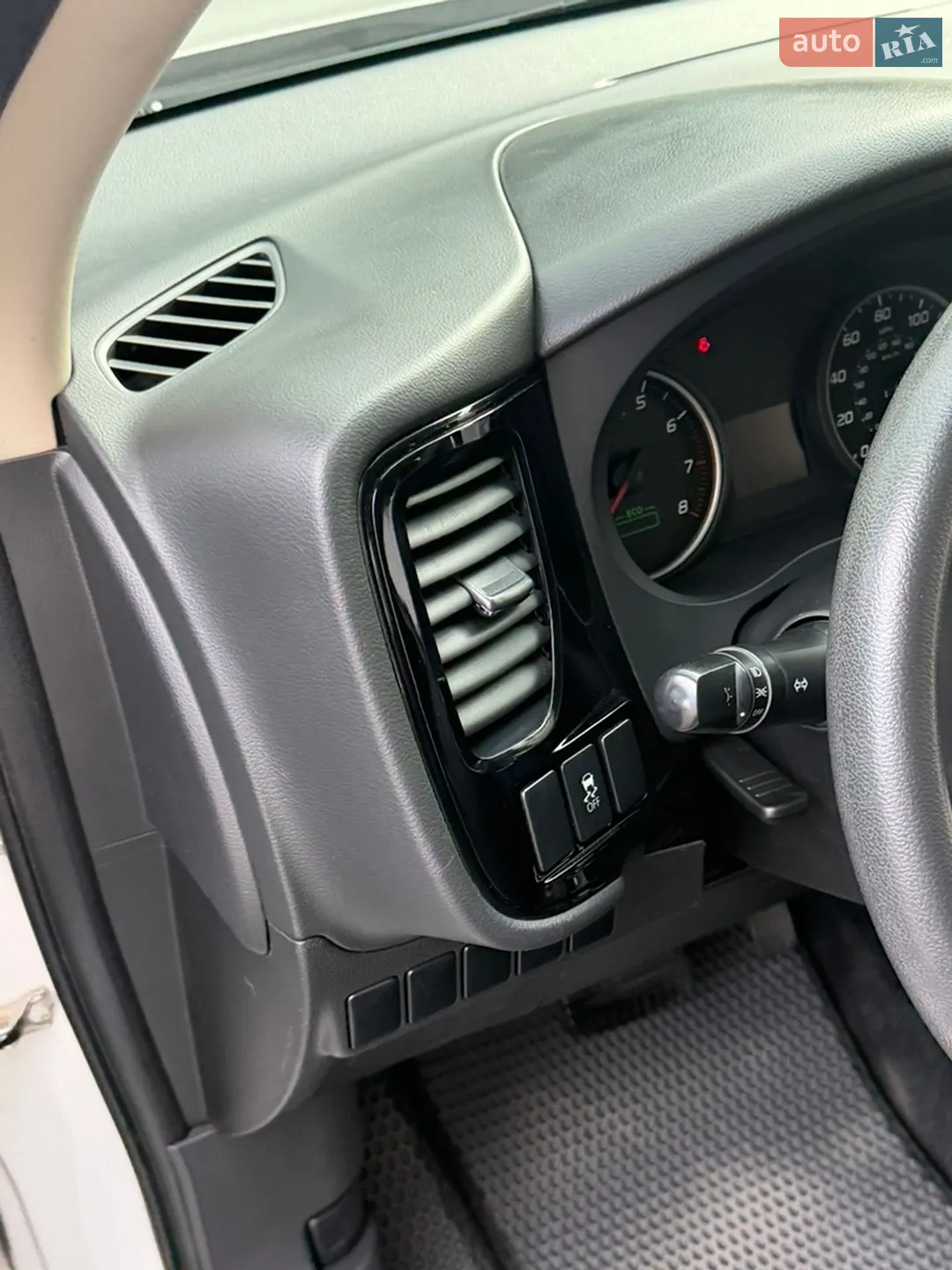 2013 Mitsubishi Outlander - мініатюра 18