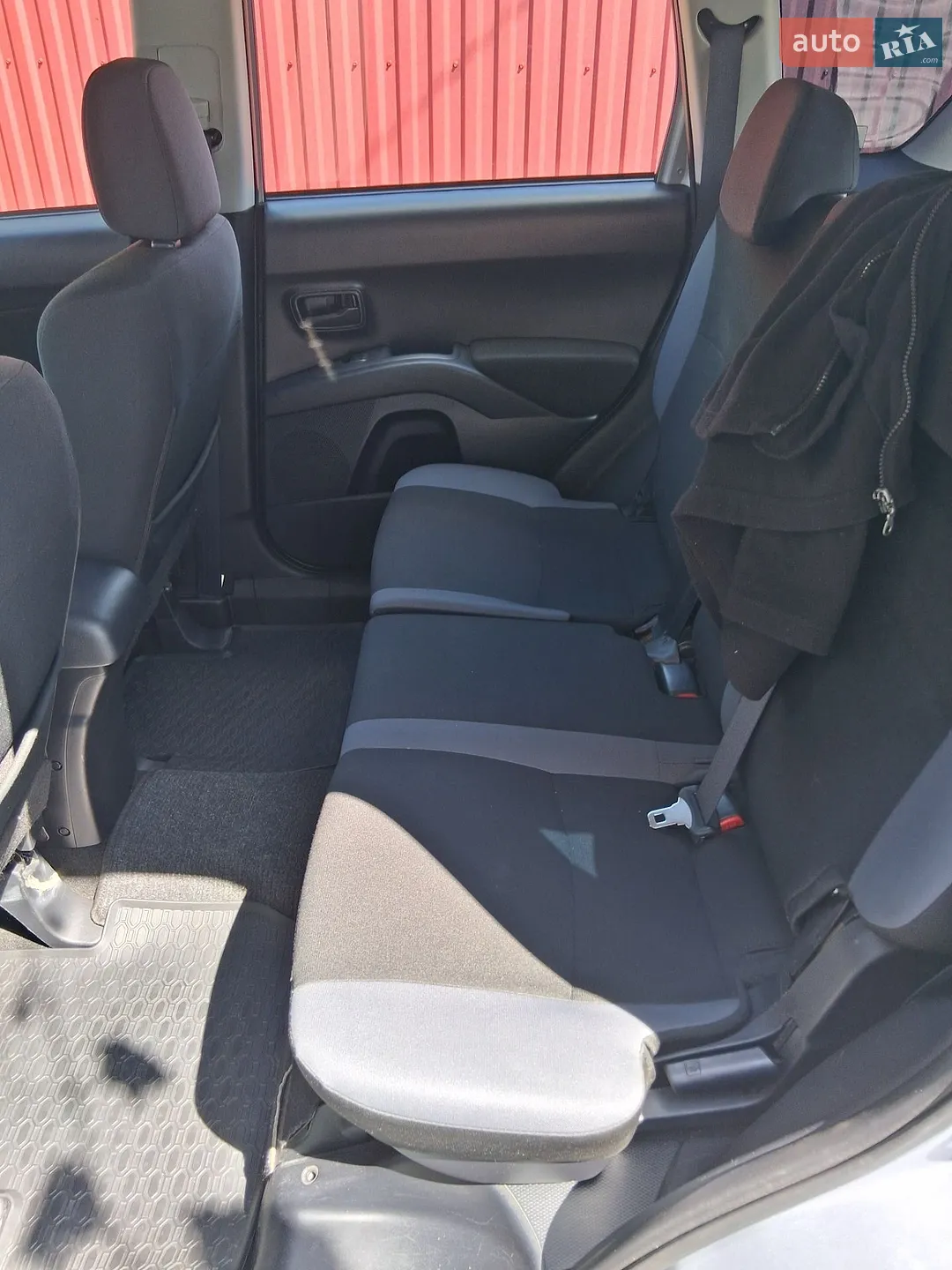 2010 Mitsubishi Outlander - мініатюра 12
