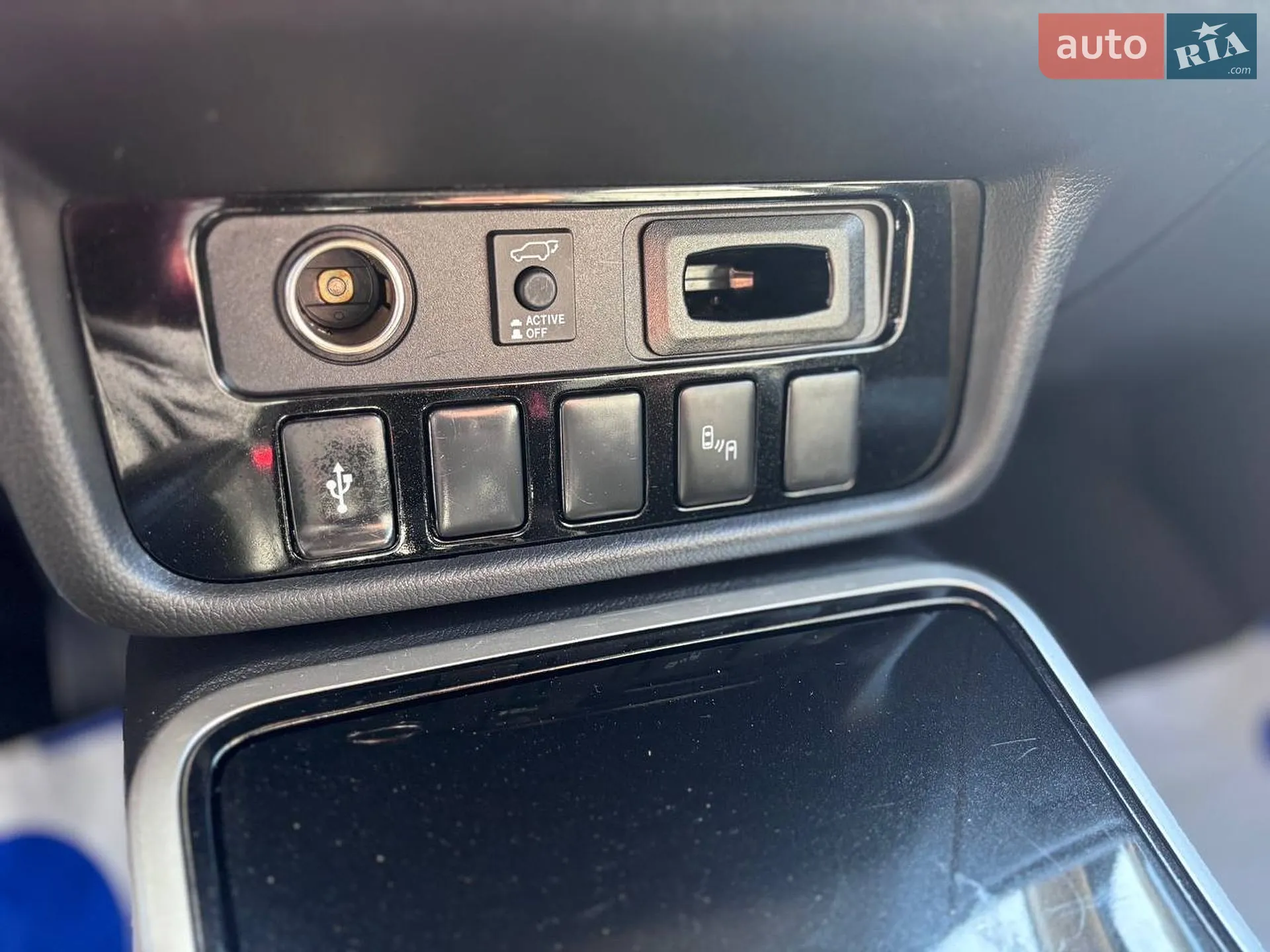 2018 Mitsubishi Outlander - мініатюра 16