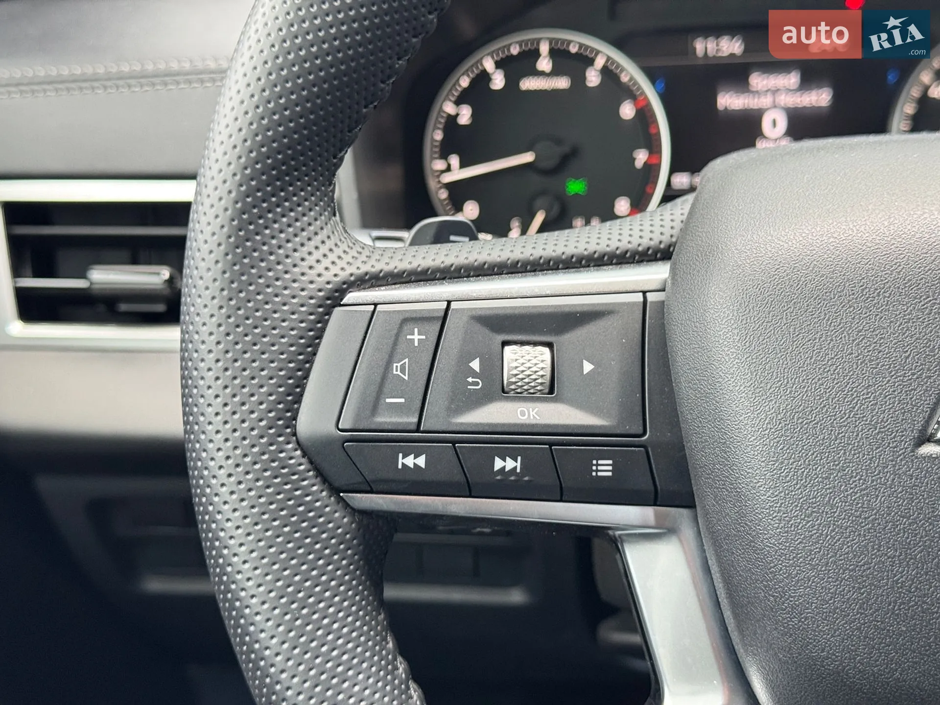2023 Mitsubishi Outlander - мініатюра 24