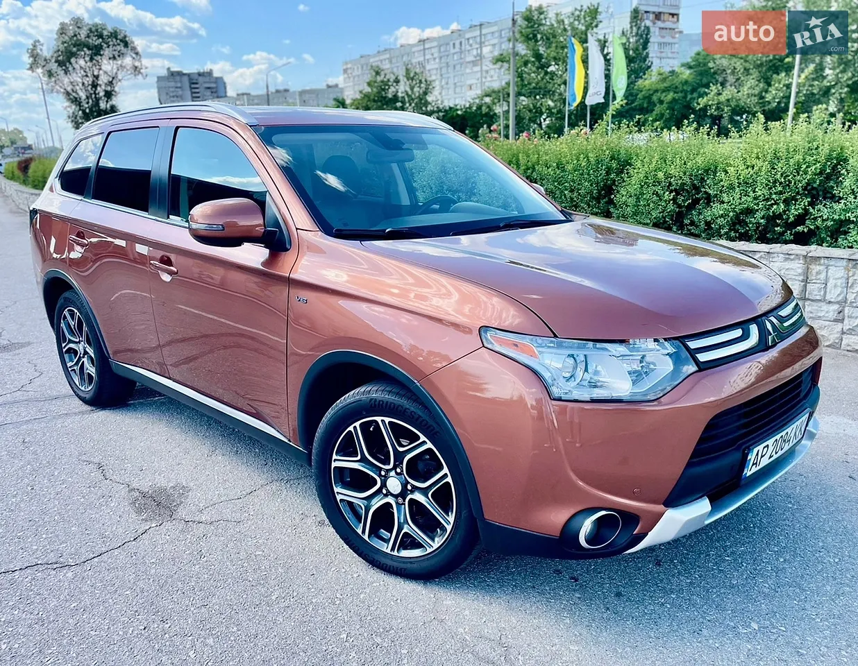 2014 Mitsubishi Outlander - мініатюра 15