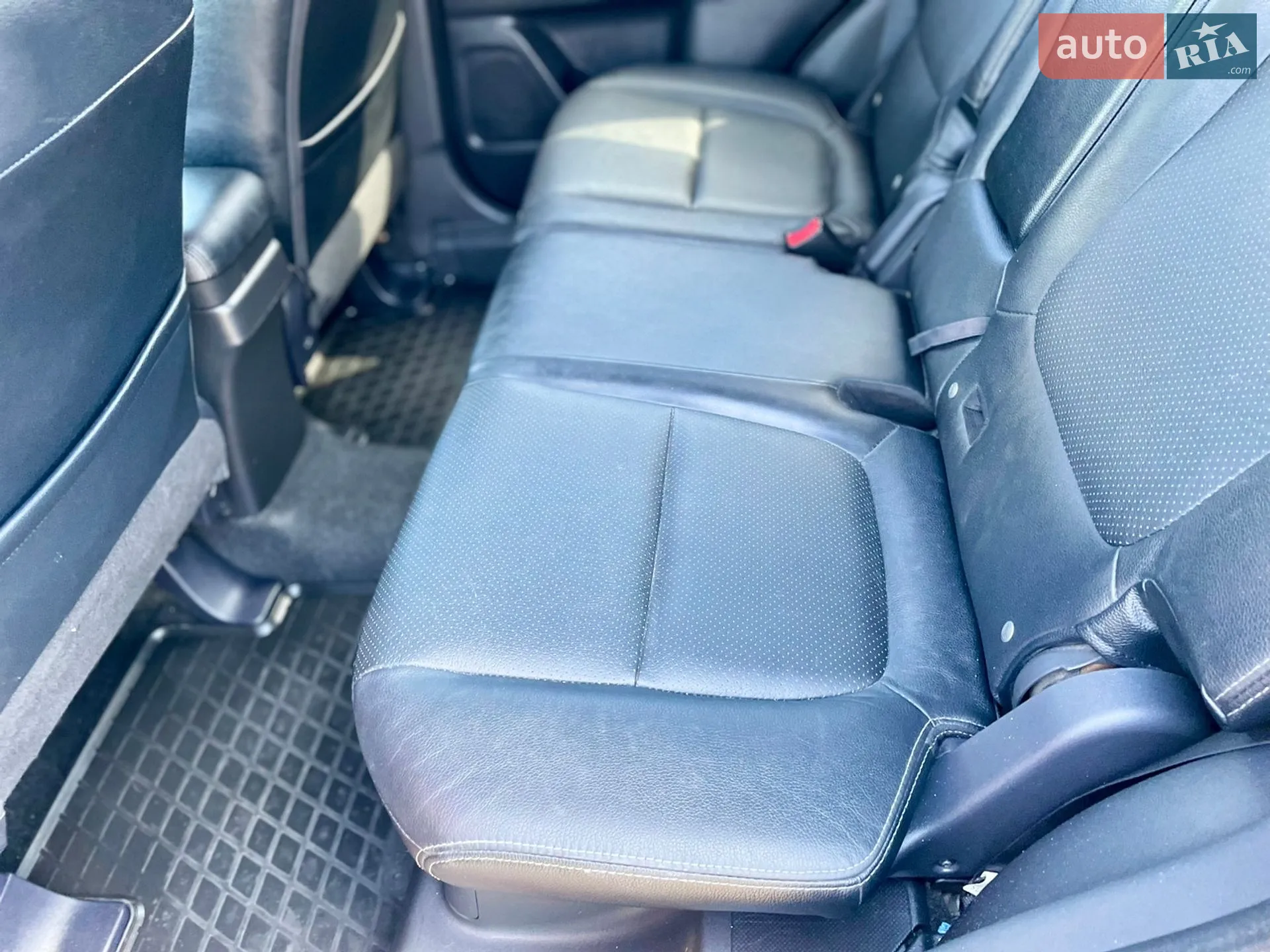 2015 Mitsubishi Outlander - мініатюра 16