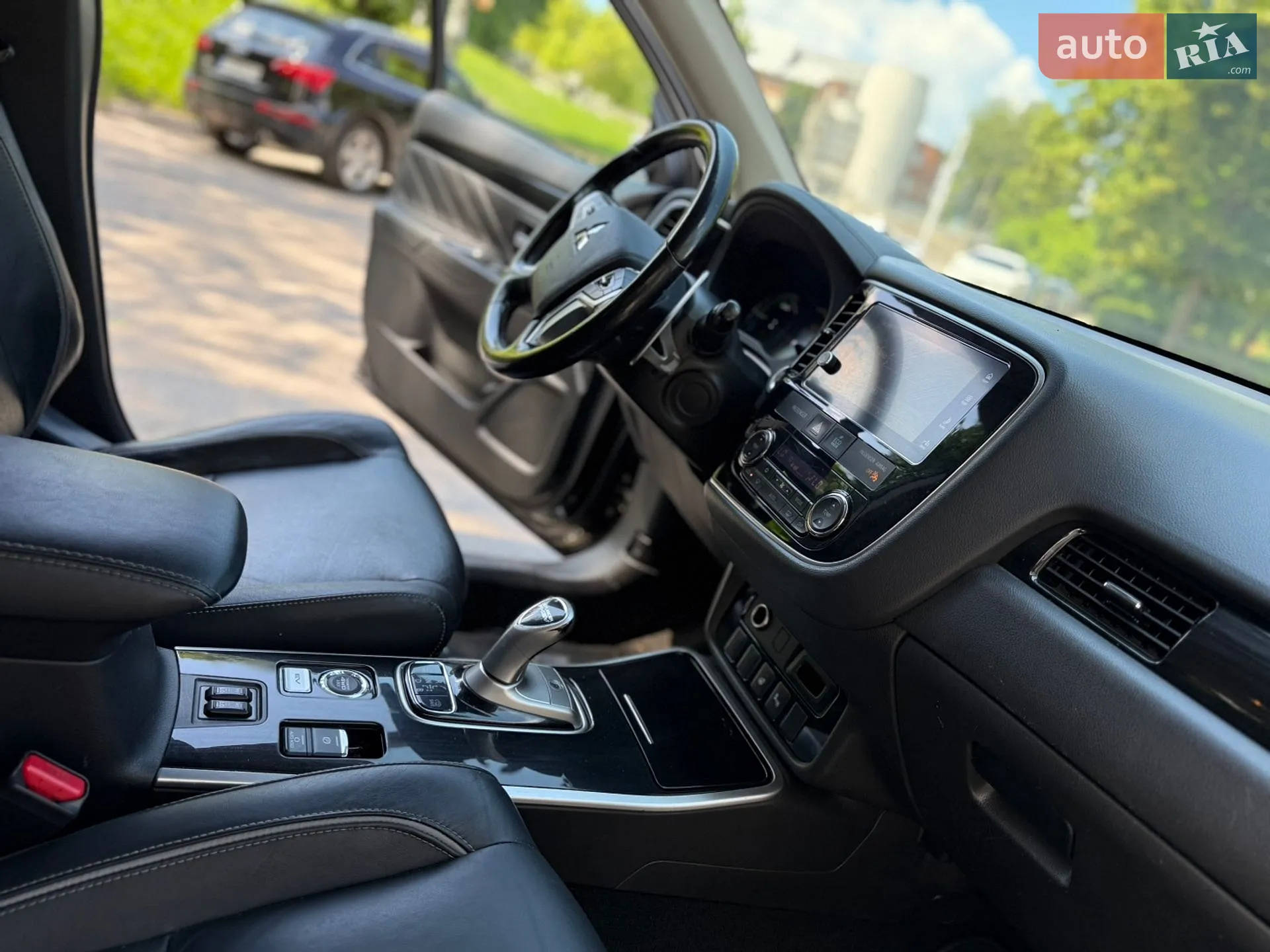 2018 Mitsubishi Outlander - мініатюра 14